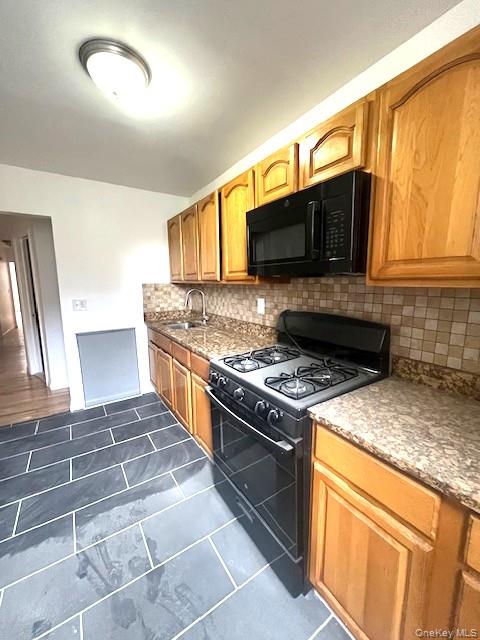 2696 Marion Property Photo 2