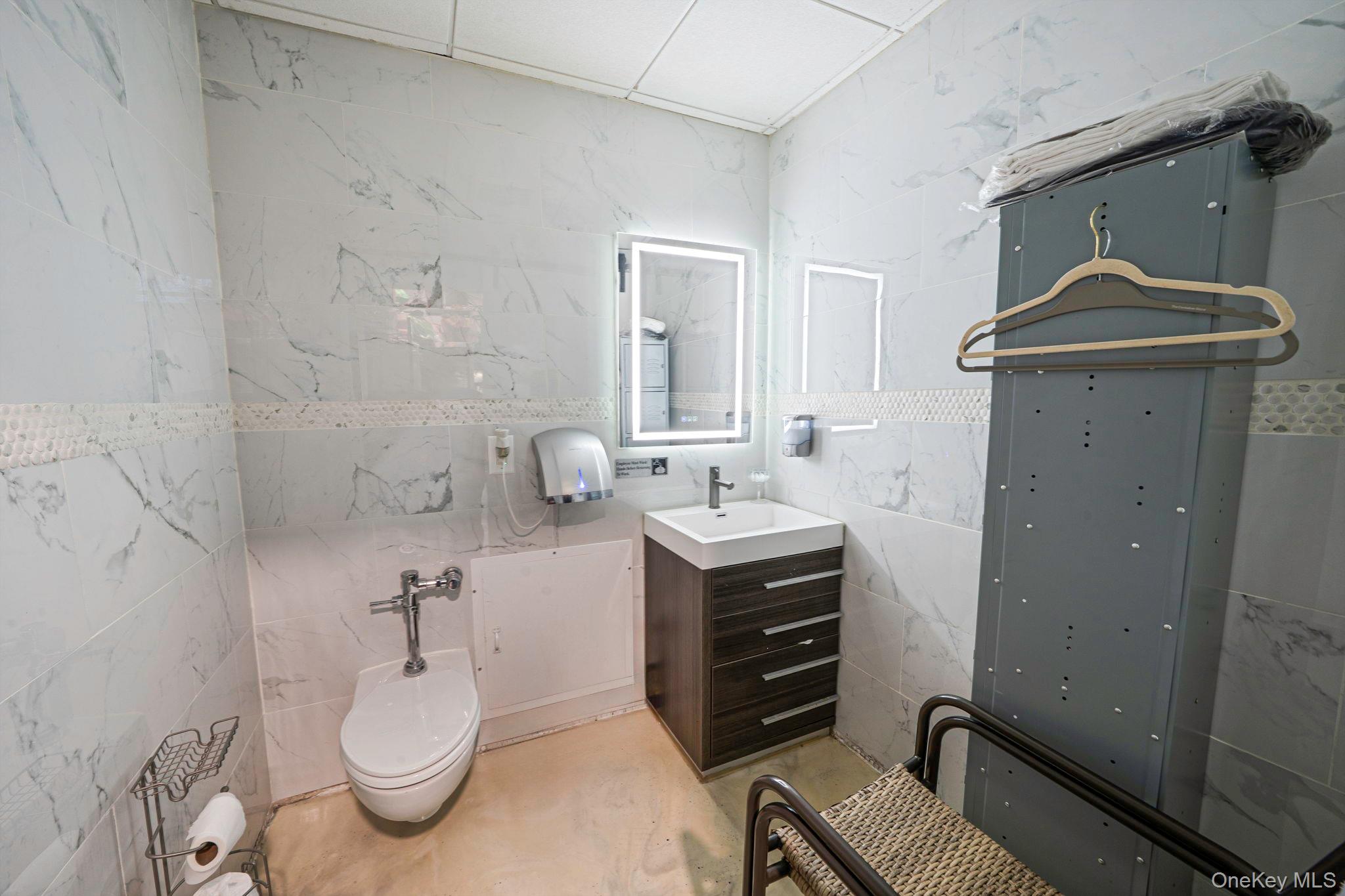 6469 Broadway Property Photo 31