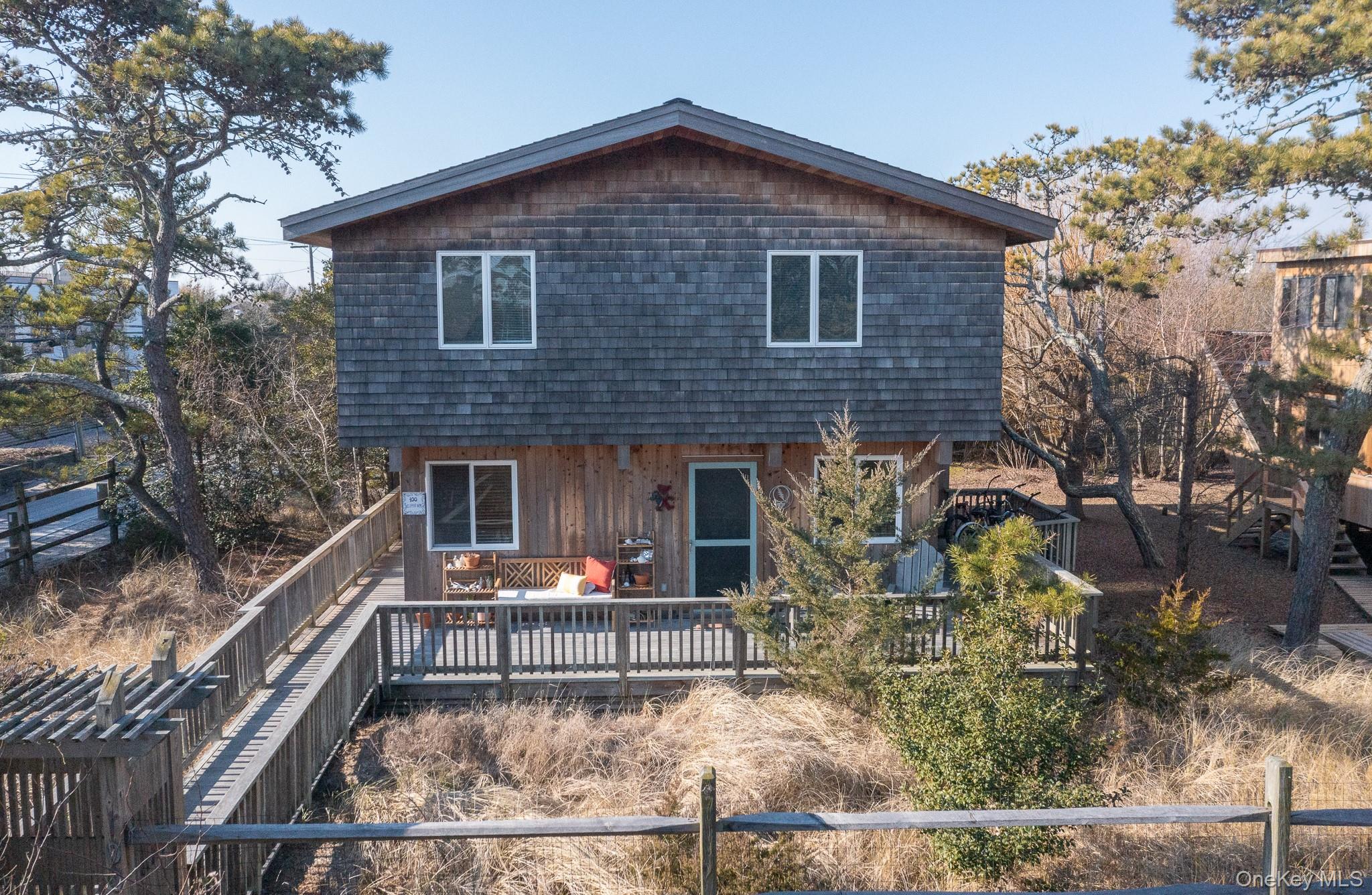 100 Clipper Roadway Property Photo 1