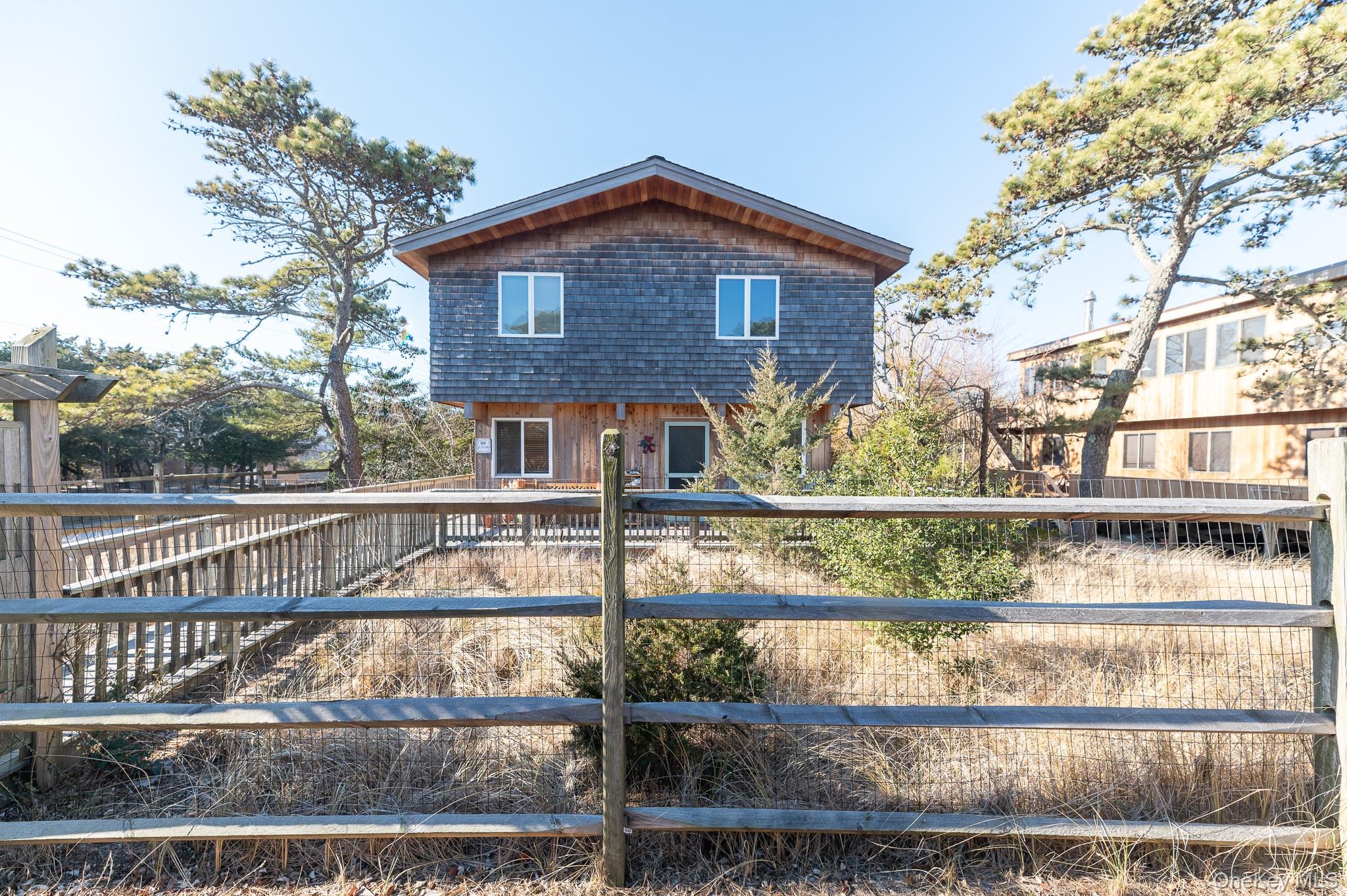 100 Clipper Roadway Property Photo 2