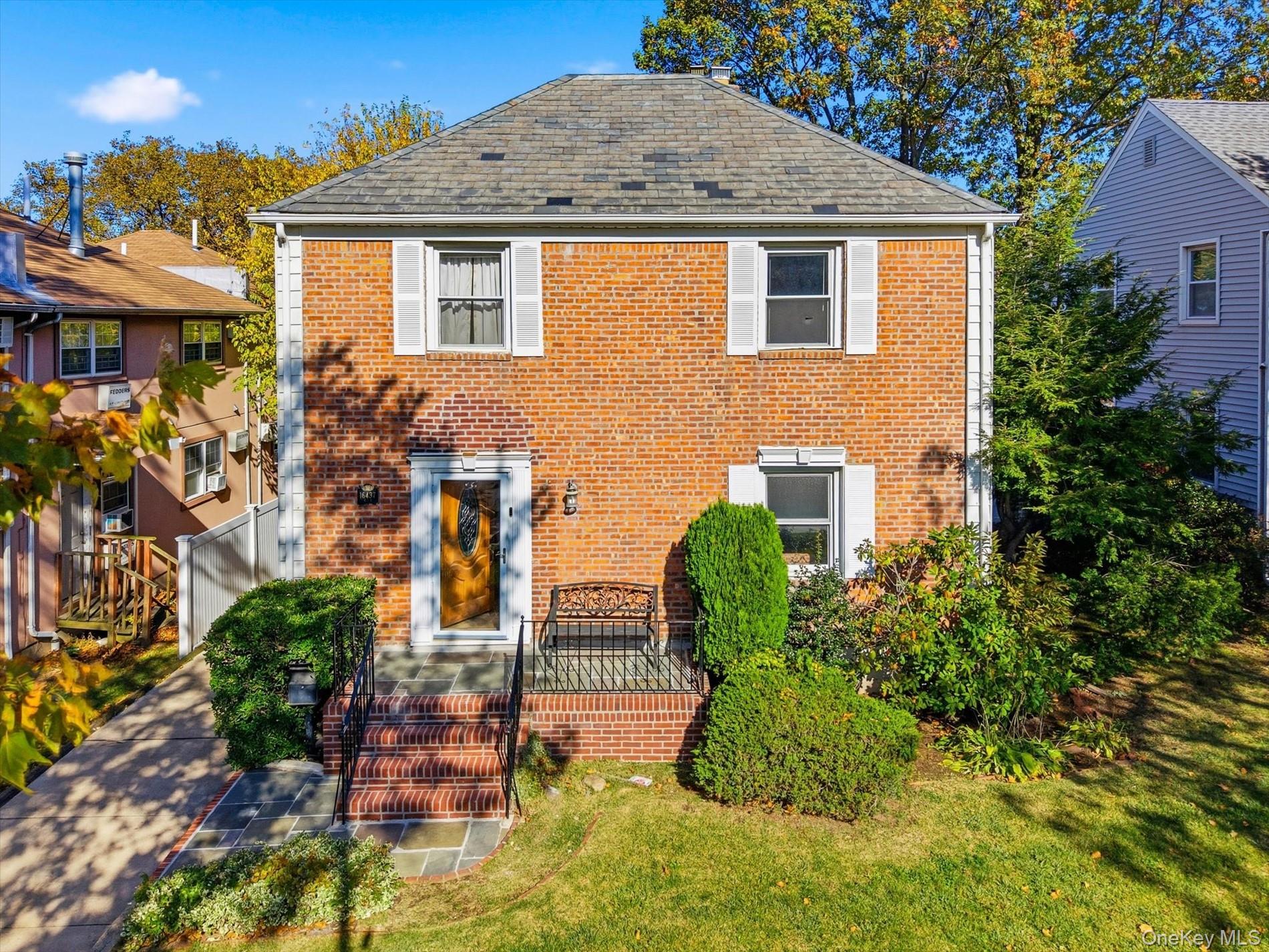 164-37 Grand Central Parkway Property Photo 1