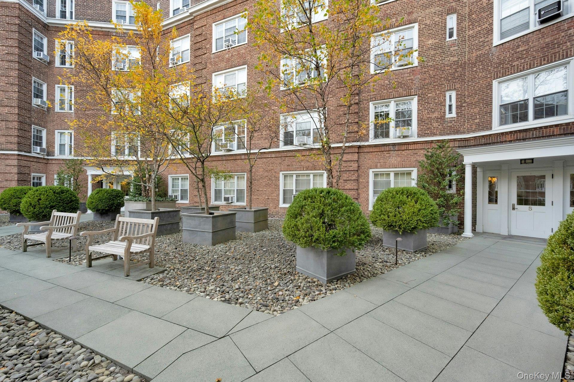 5 Midland Gardens 3m Property Photo 3