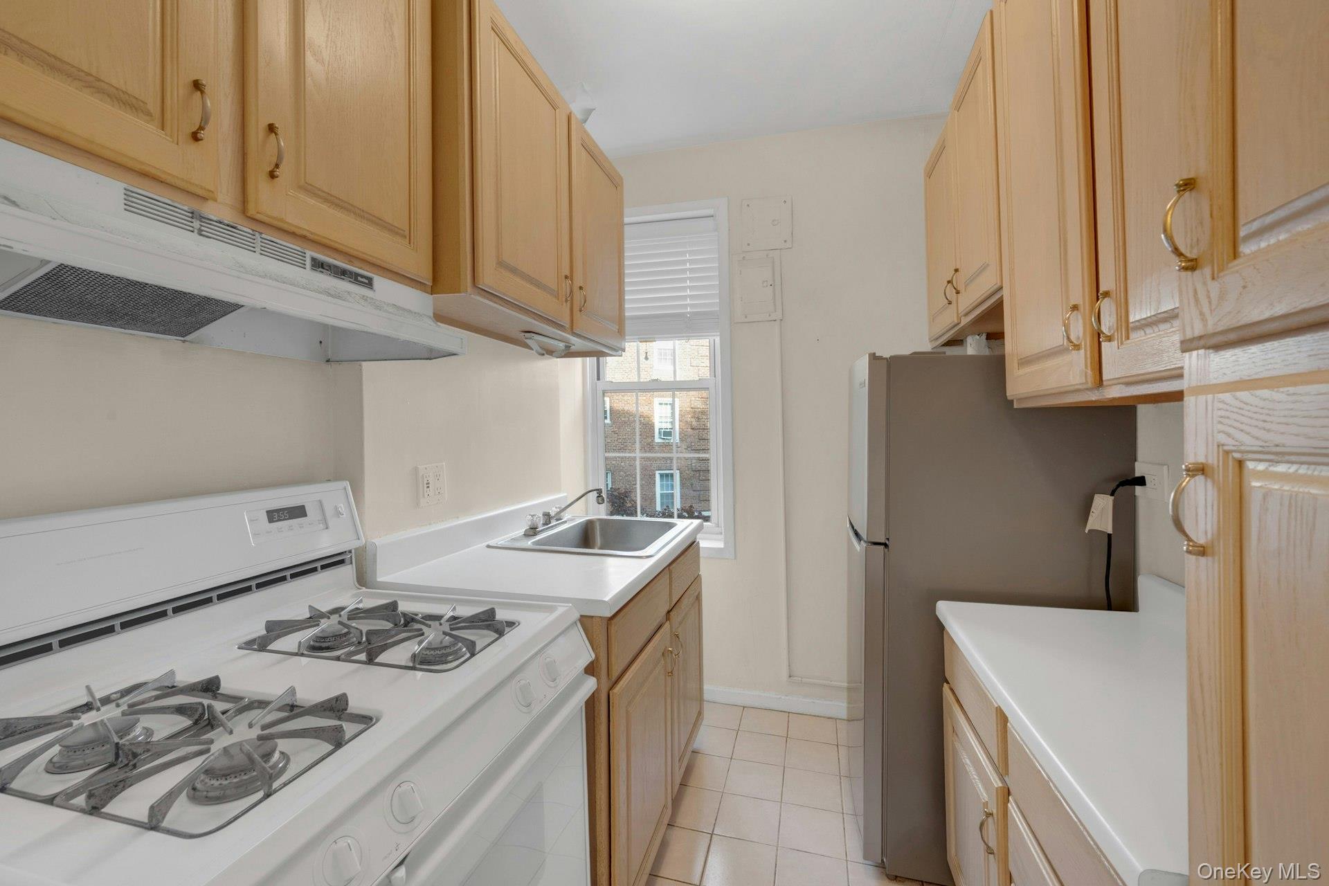 5 Midland Gardens 3m Property Photo 13