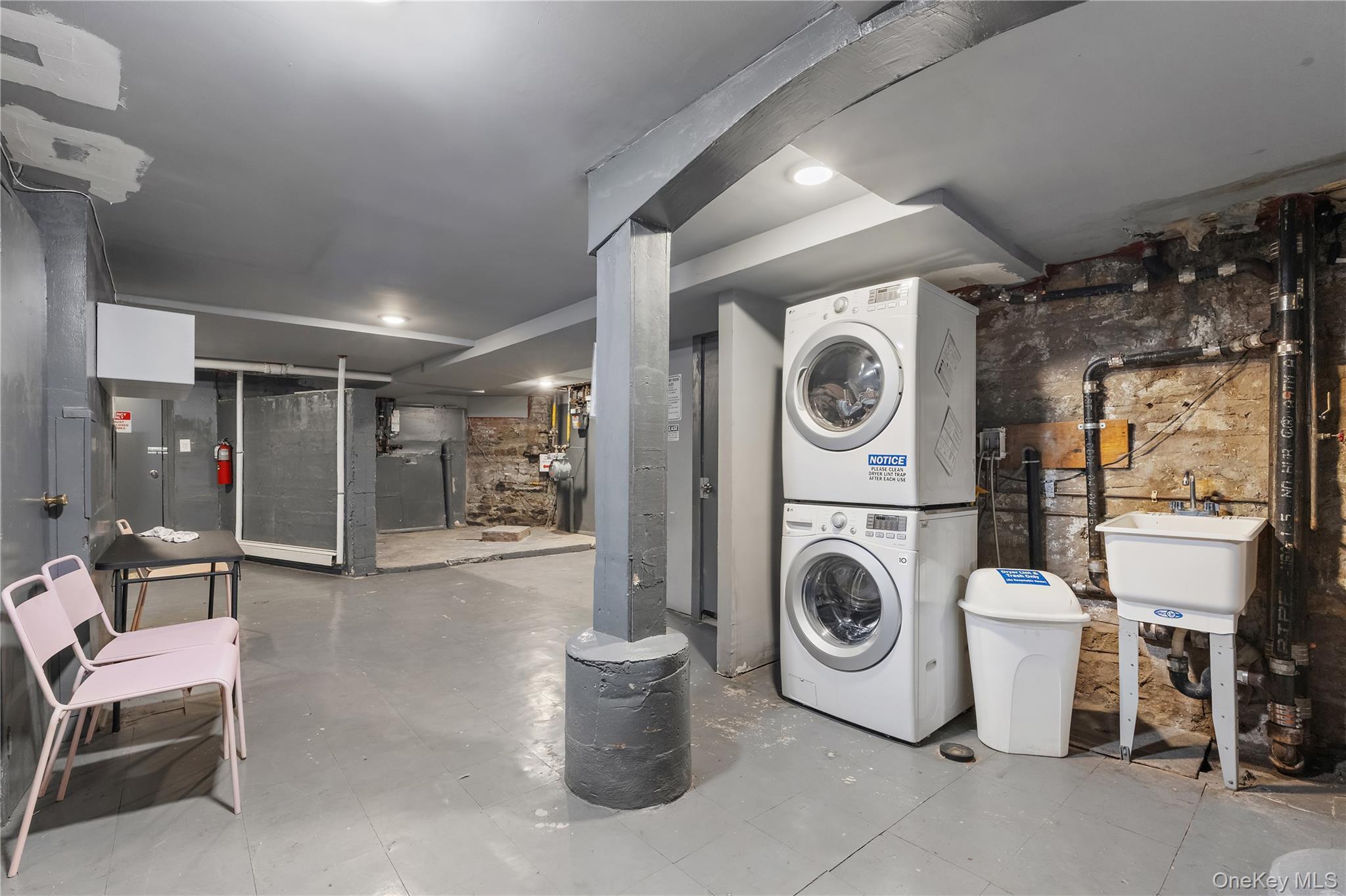 1037 College Avenue Property Photo 34