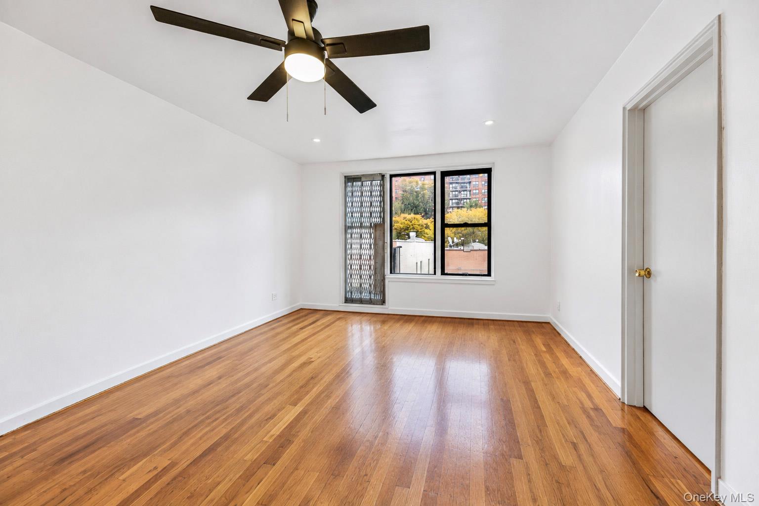 2860 Bailey Avenue 5d Property Photo 2