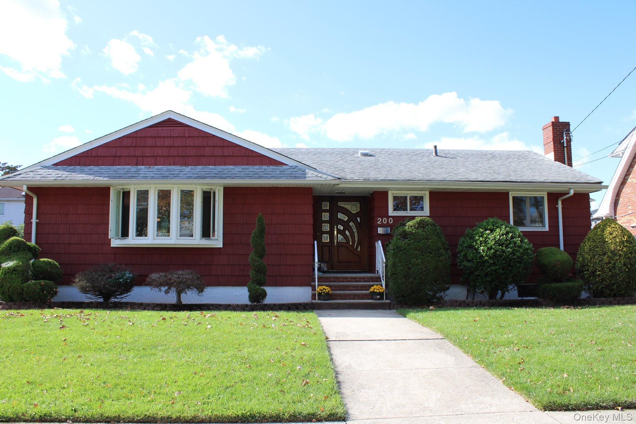200 Mallory Avenue