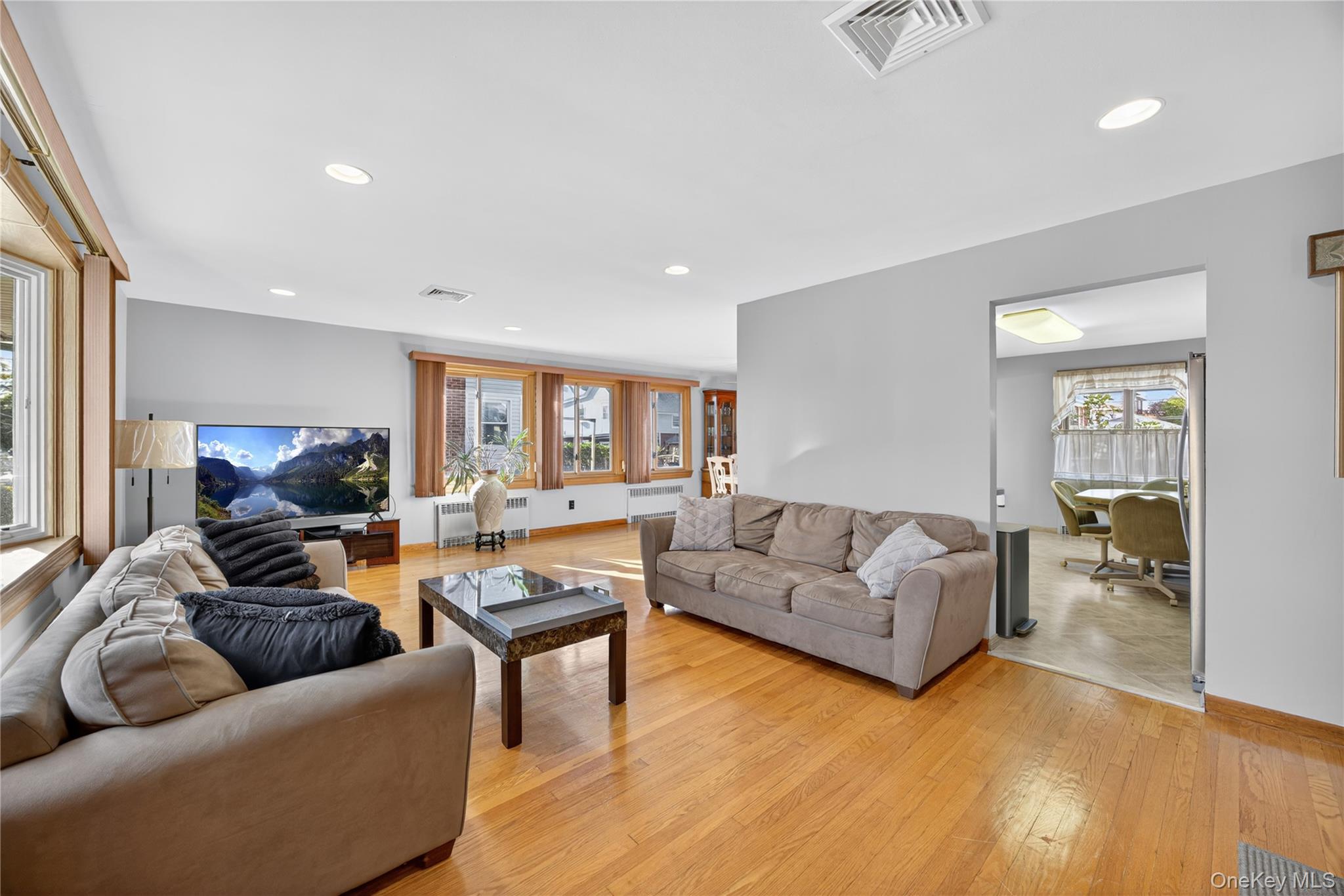 200 Mallory Avenue Property Photo 3