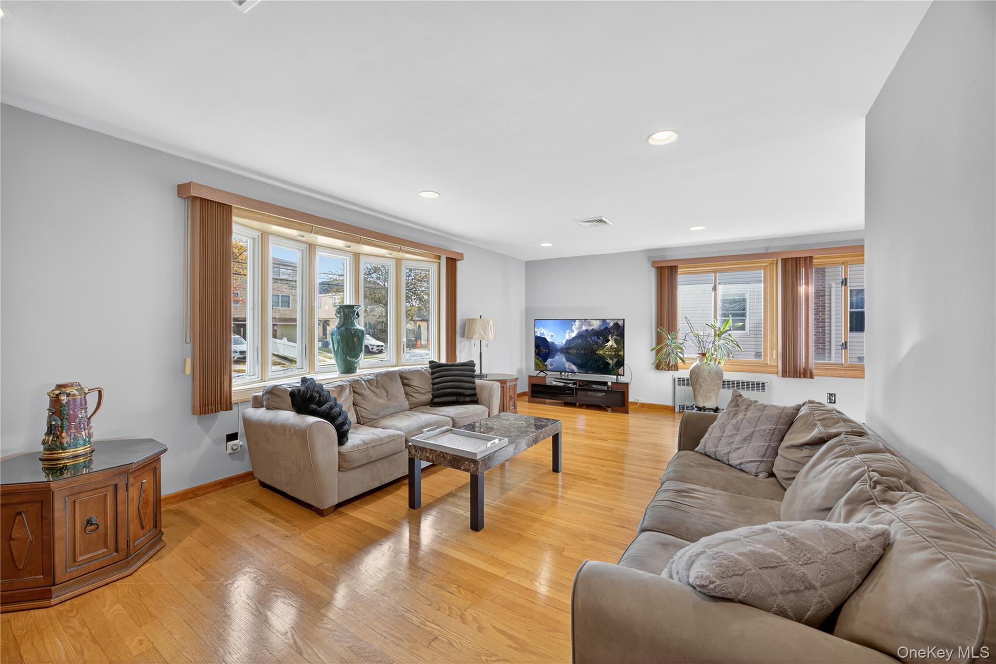 200 Mallory Avenue Property Photo 4