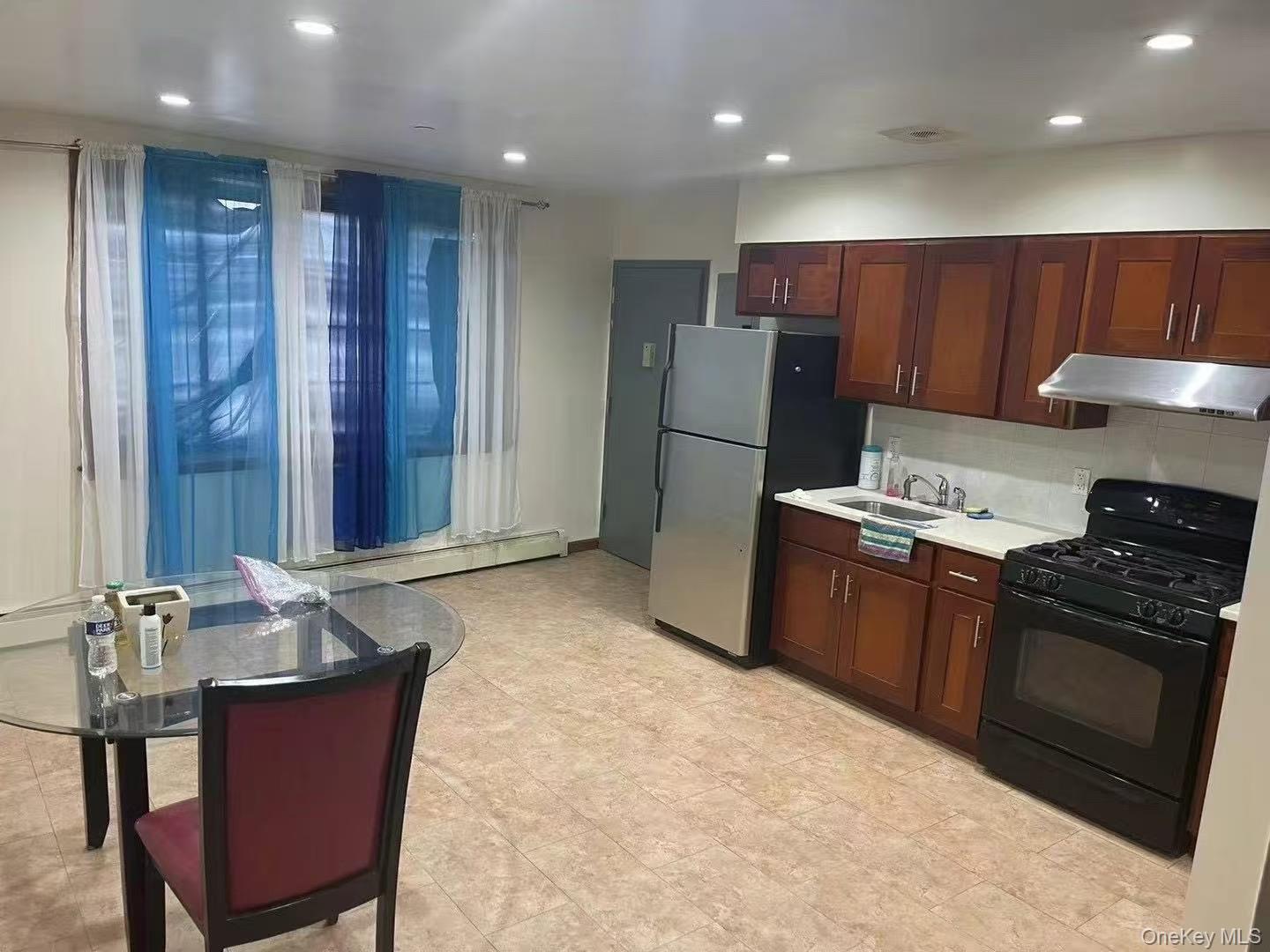 109-15 Westside Avenue 1A Property Photo 1