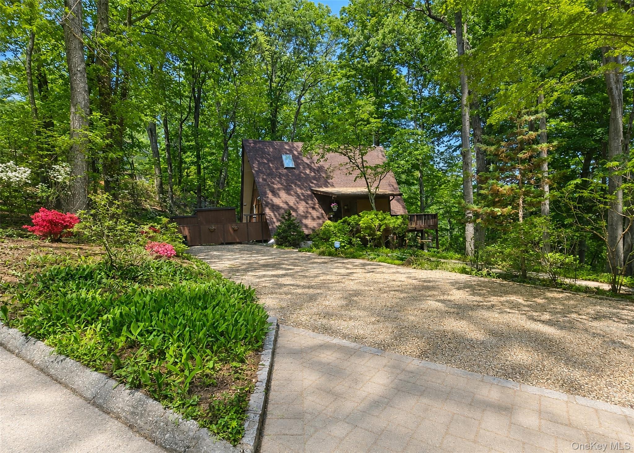 101 Longfellow Lane Property Photo 1