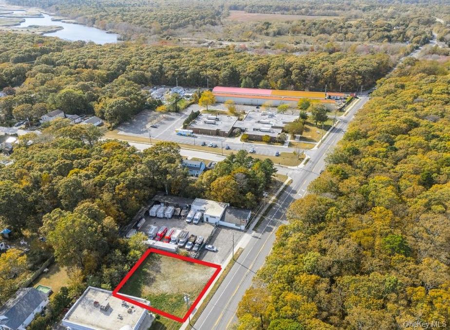 586 Montauk Highway Property Photo 4