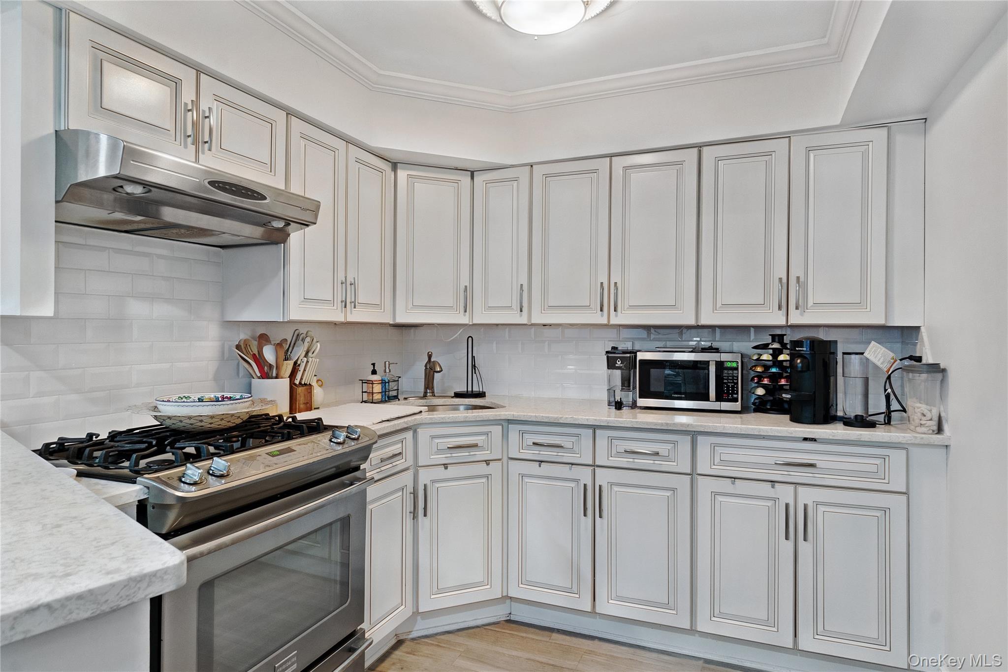 164-47 86 Street Property Photo 27