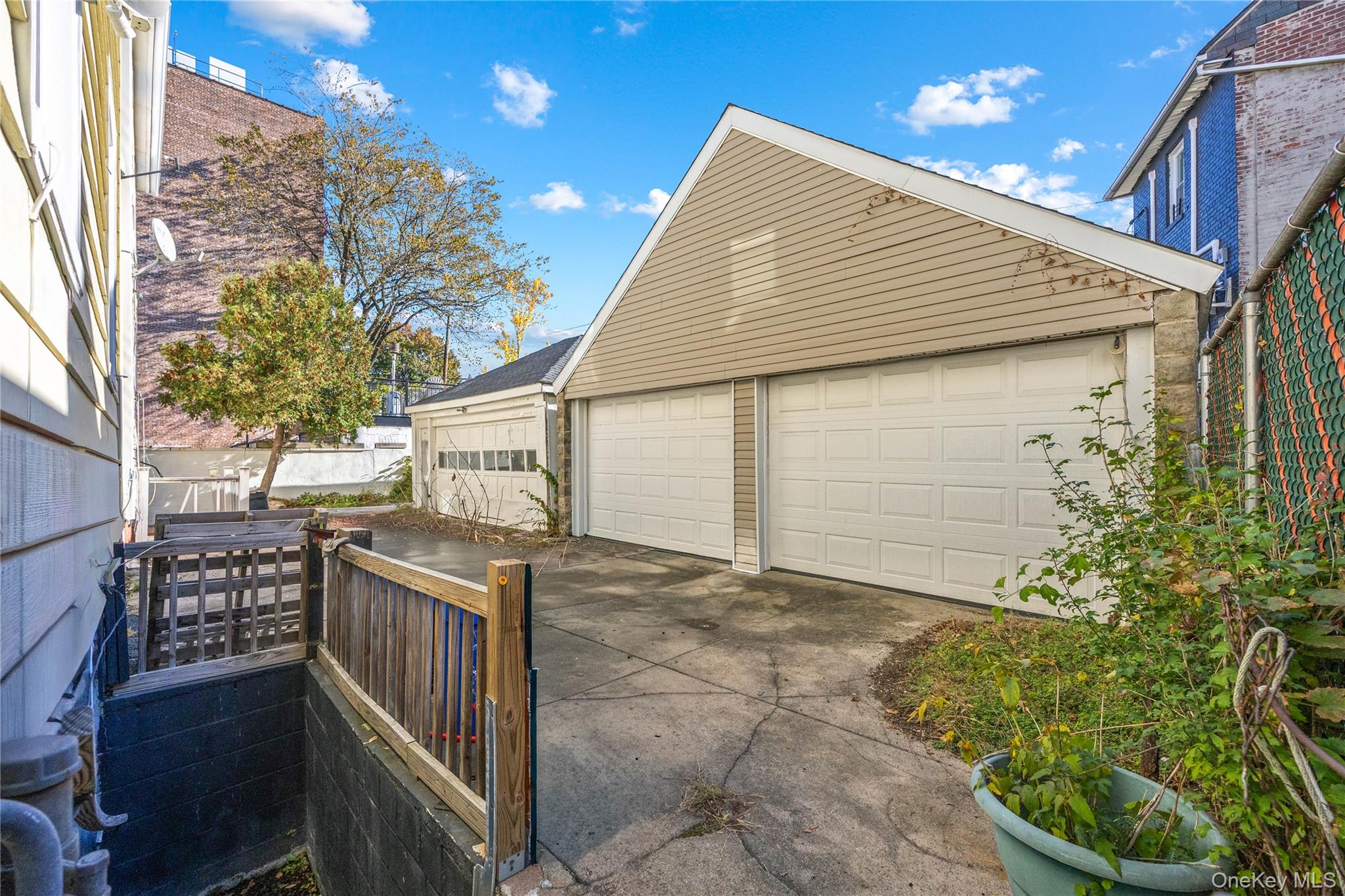 820 Penfield Street Property Photo 29