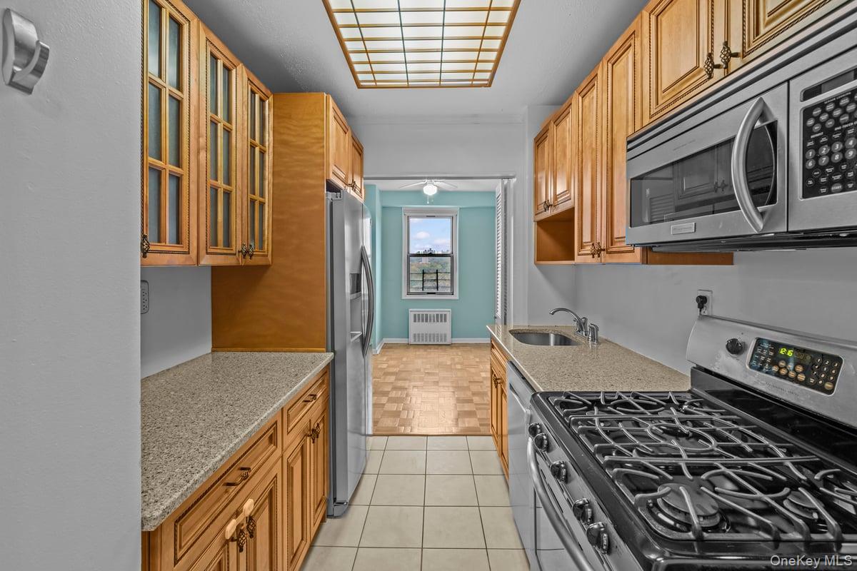 2400 Johnson Avenue 2f Property Photo 5