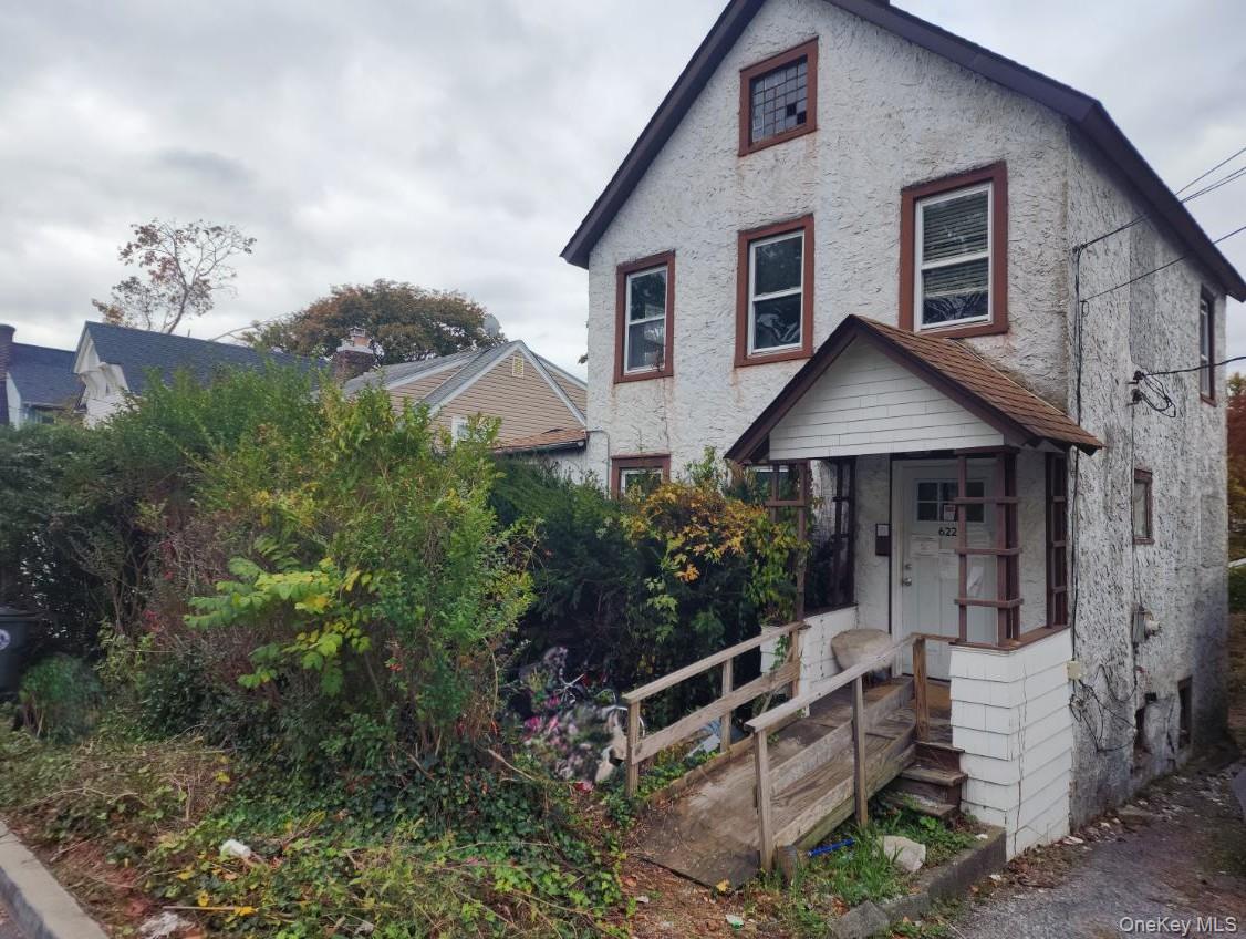 622 2nd Street Property Photo 1