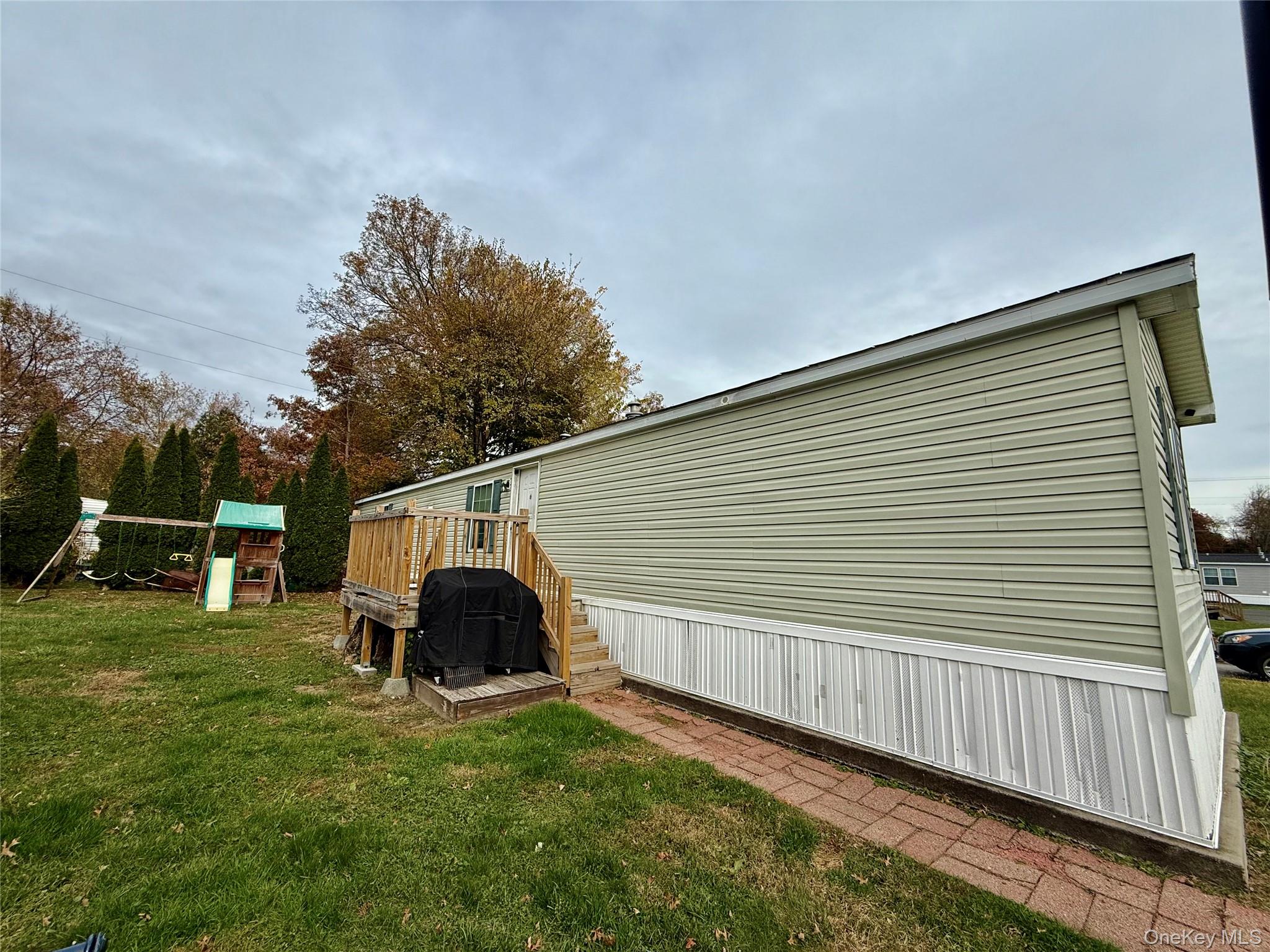 568 Gulliver Terrace Property Photo 2
