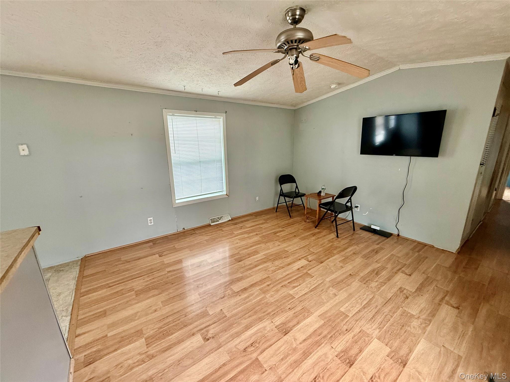 568 Gulliver Terrace Property Photo 8