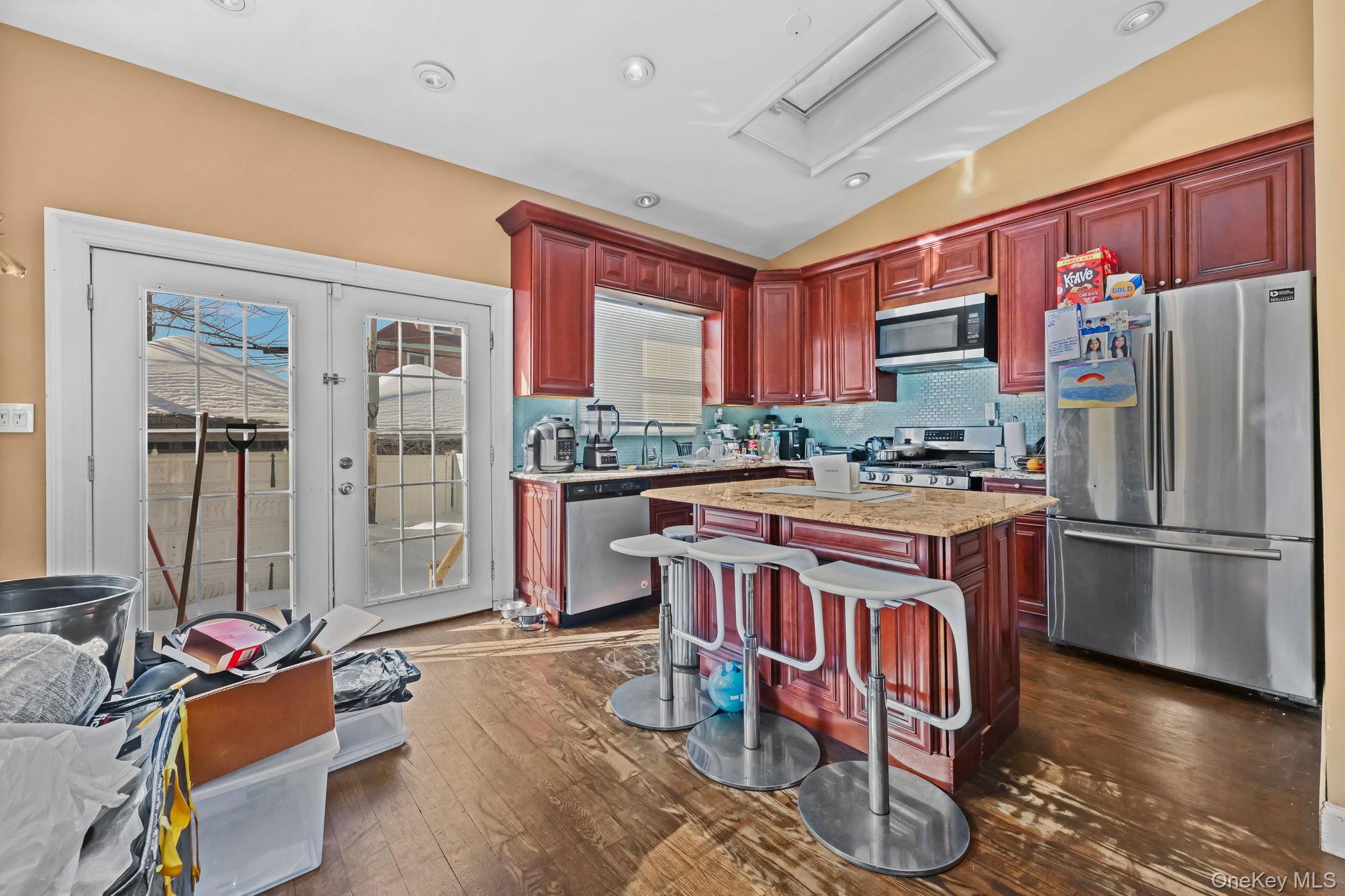 1831 Paulding Avenue Property Photo 3
