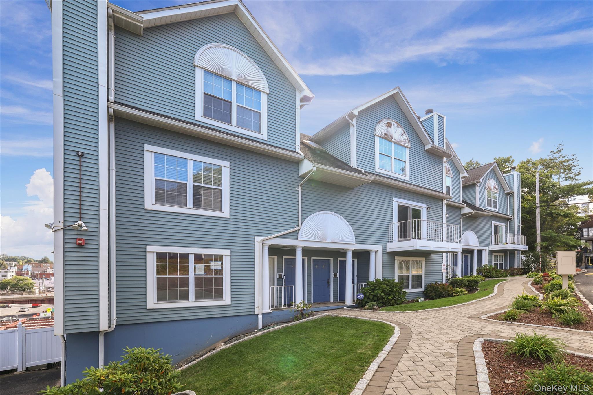 2 Nob Hill Drive Property Photo 1