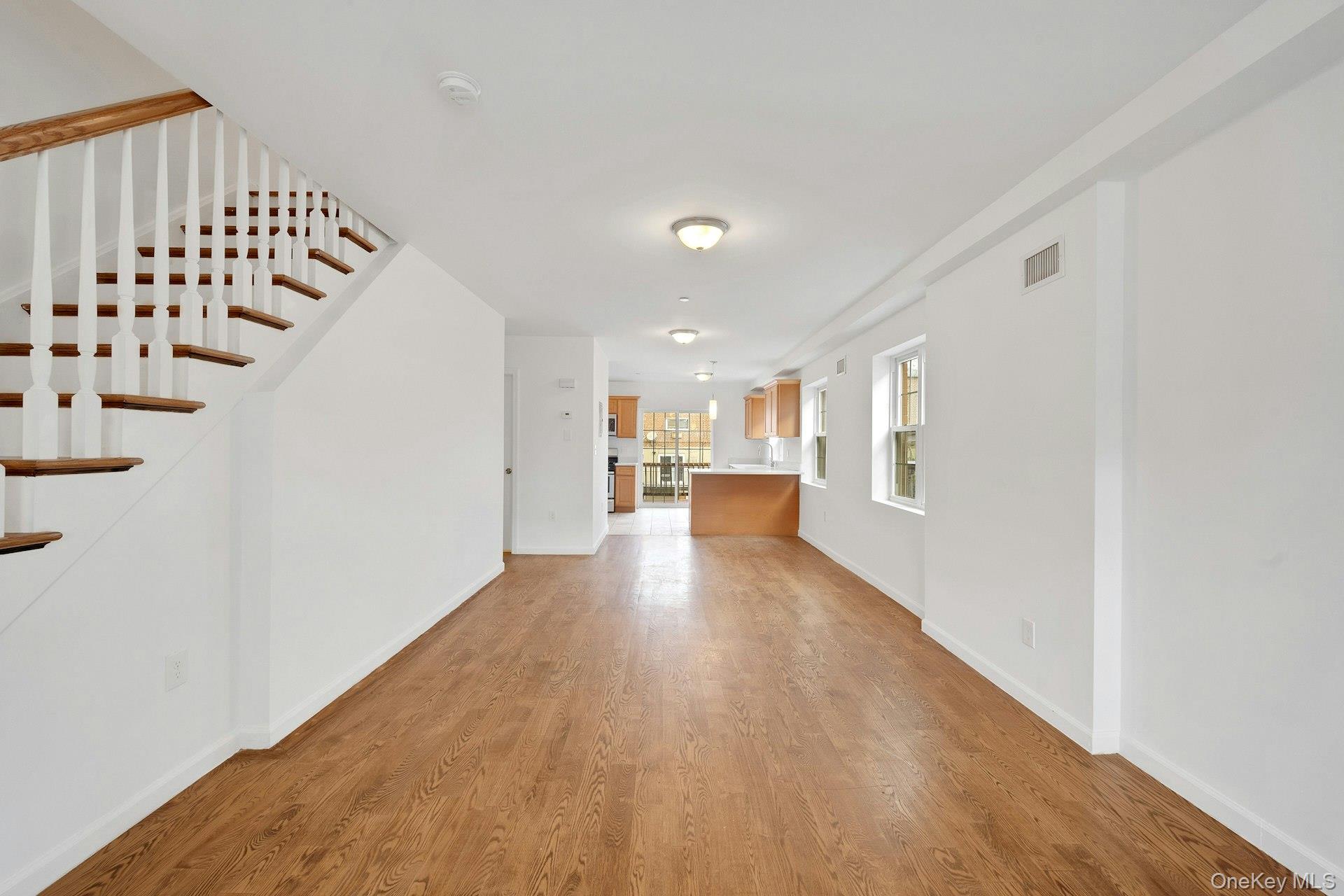 820 Hollywood Avenue Property Photo 7