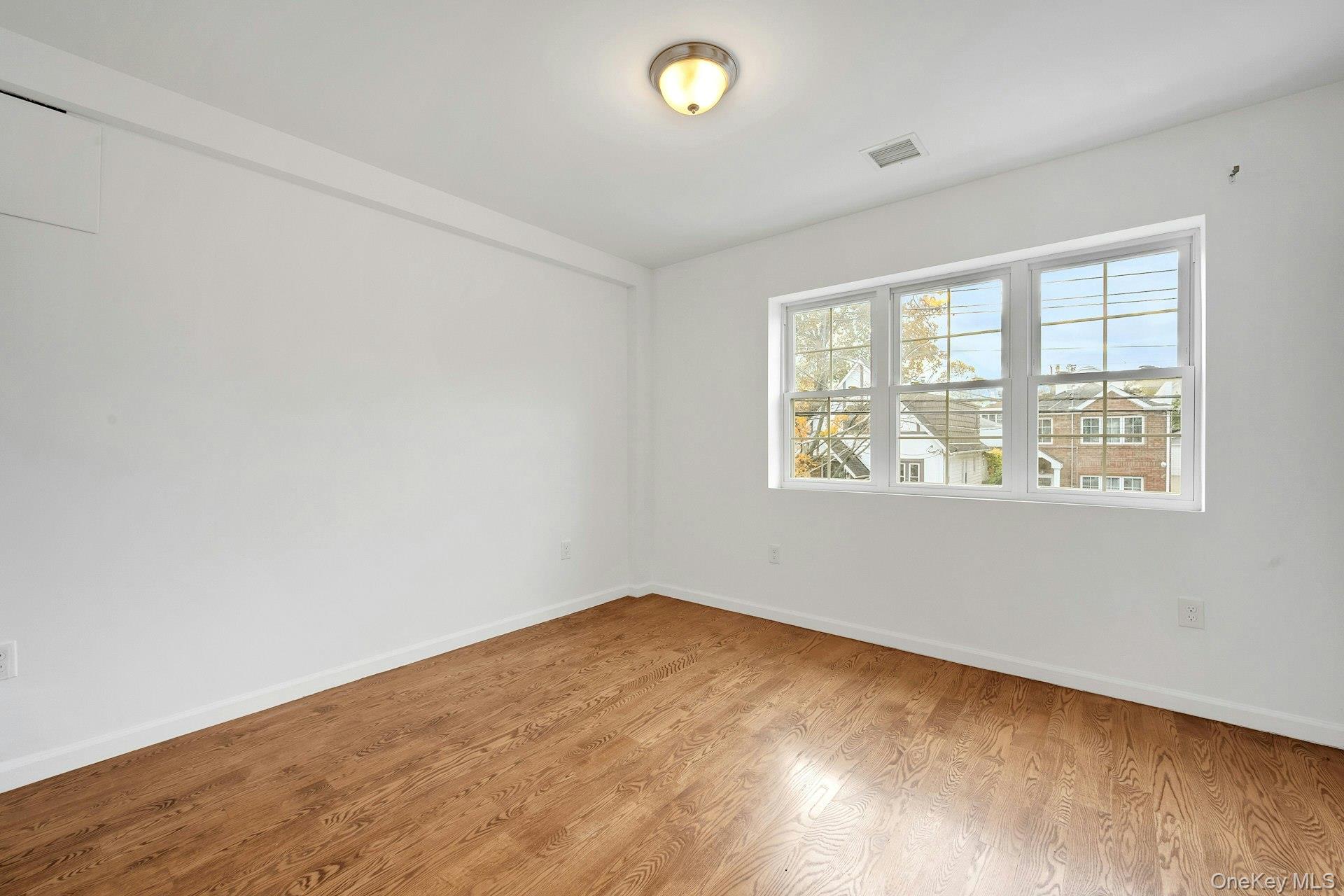 820 Hollywood Avenue Property Photo 18