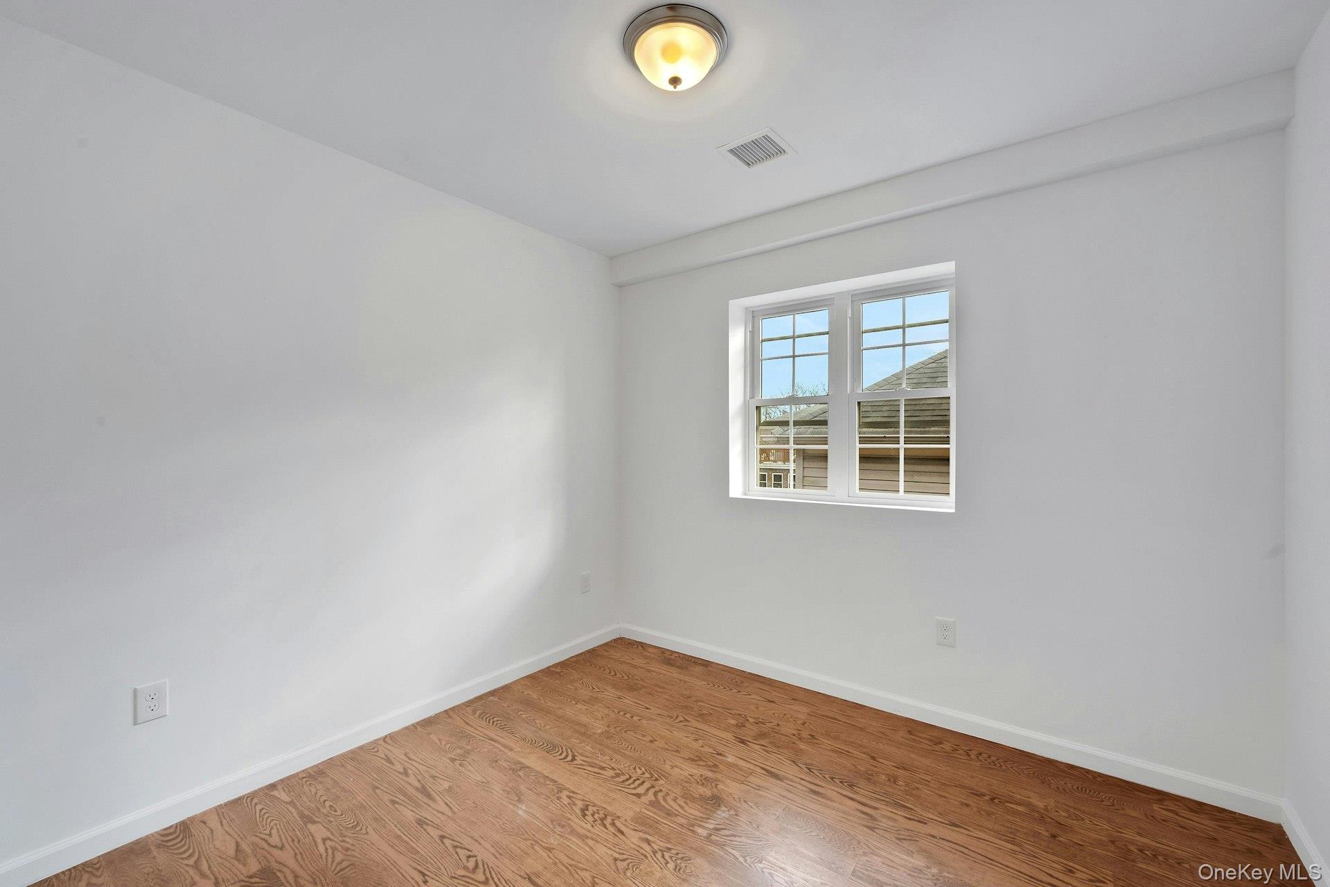 820 Hollywood Avenue Property Photo 21