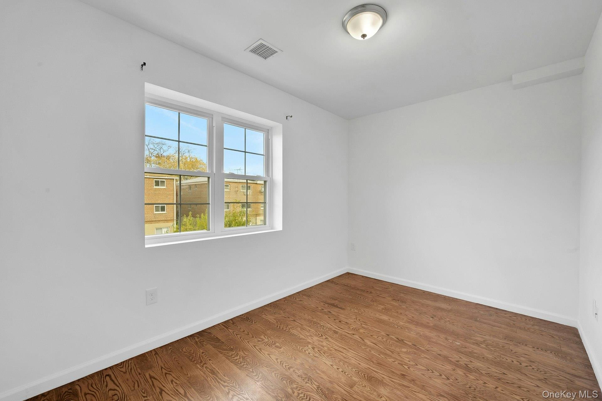 820 Hollywood Avenue Property Photo 25