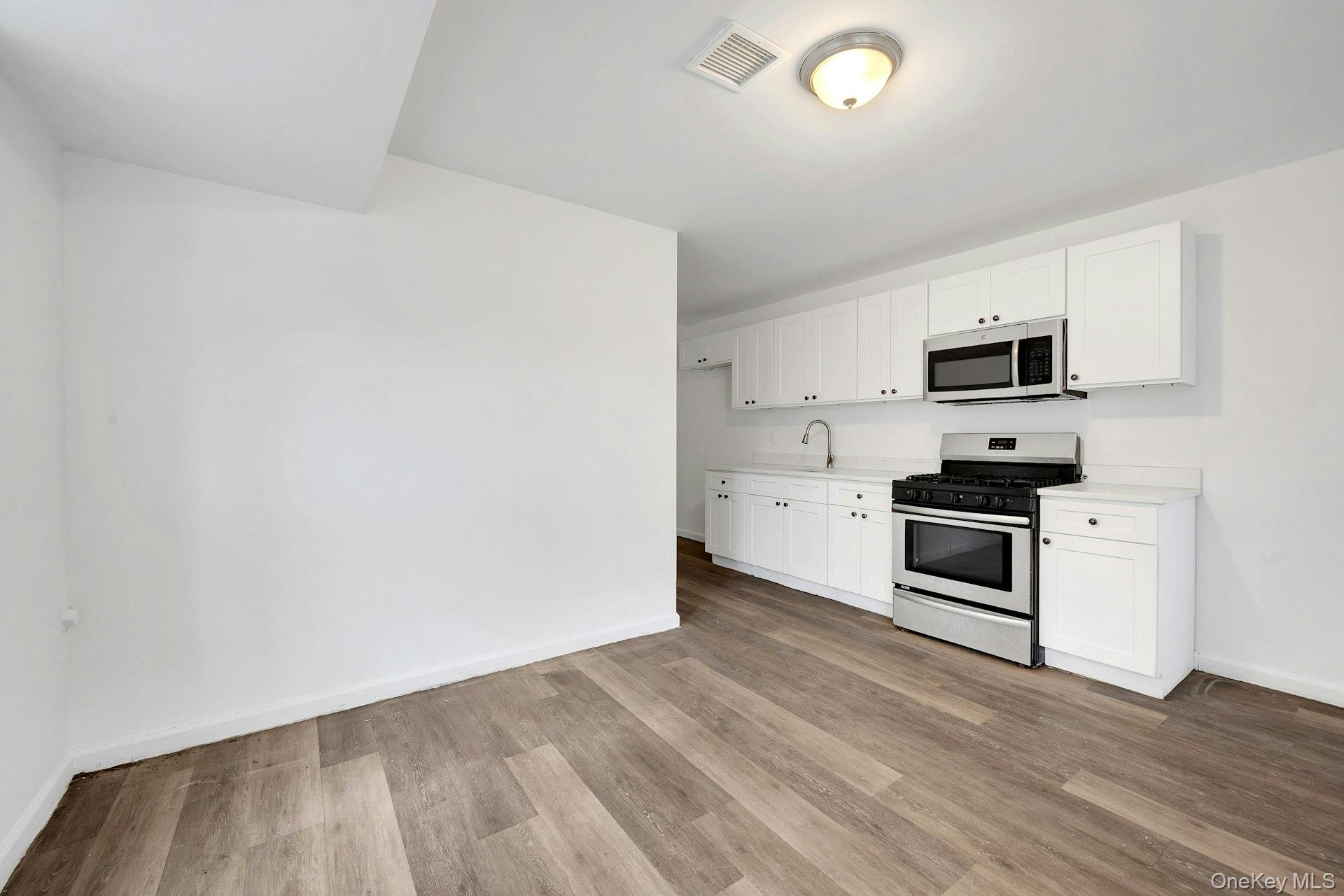 820 Hollywood Avenue Property Photo 35