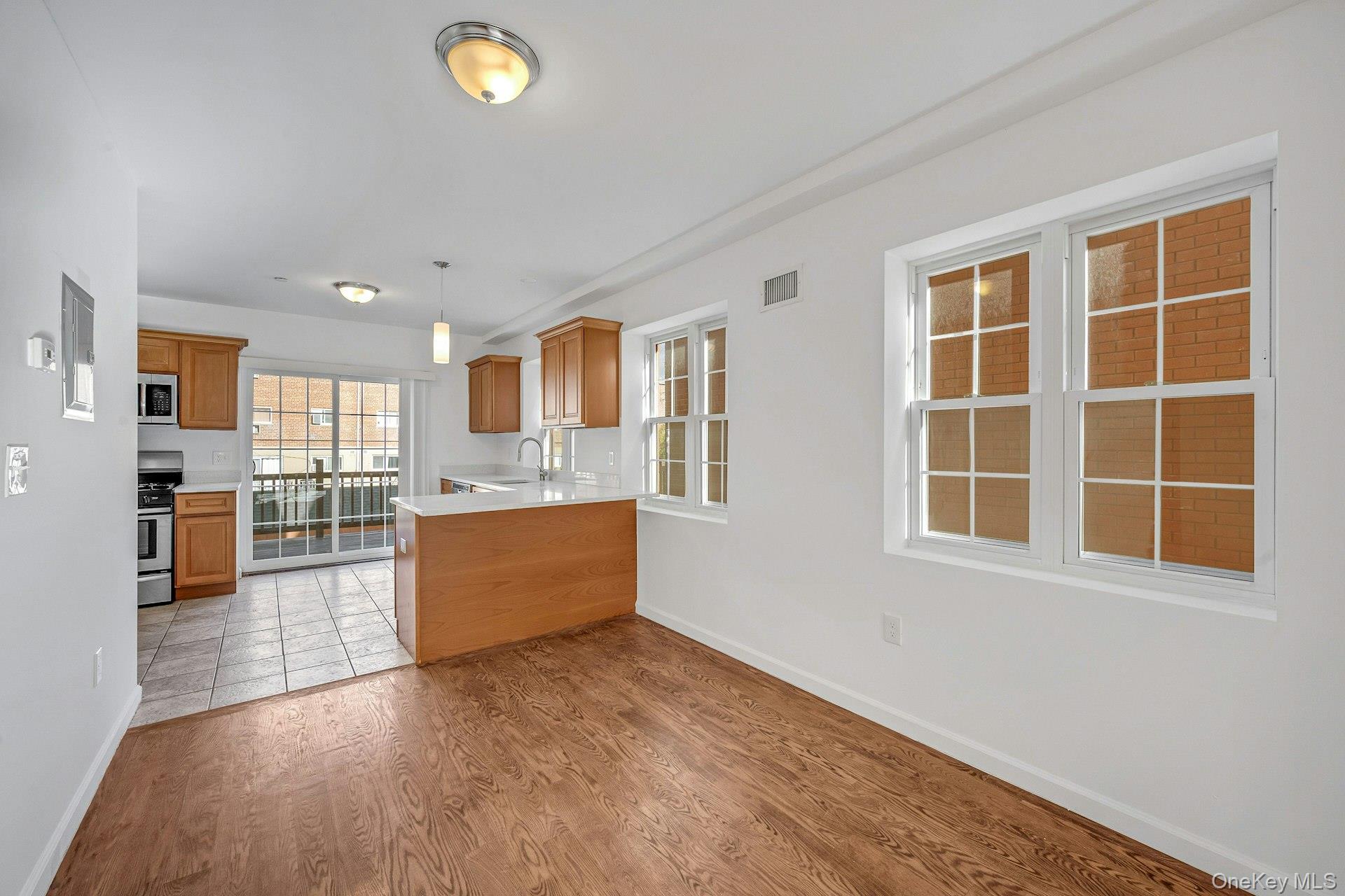 822 Hollywood Avenue Property Photo 8