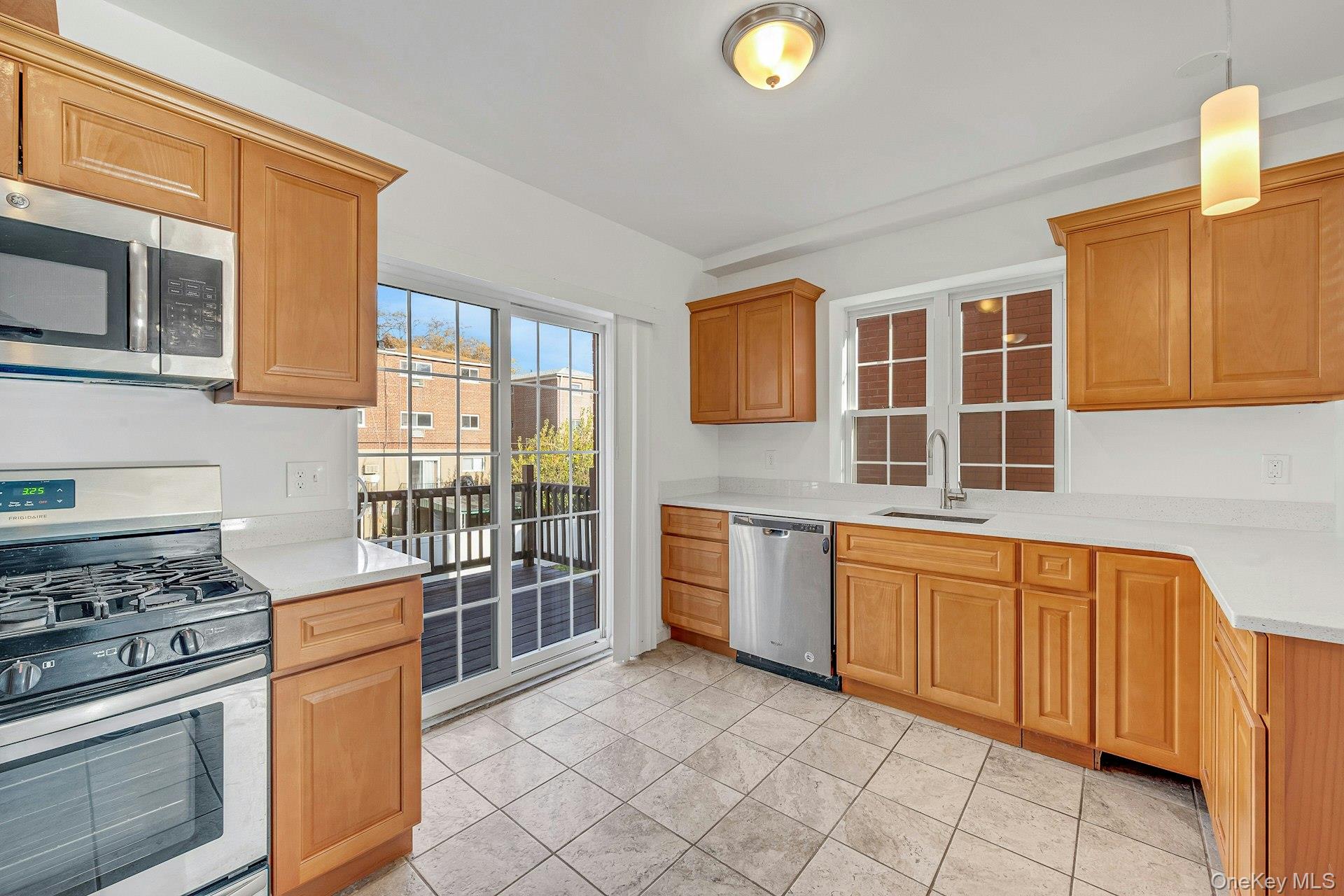 822 Hollywood Avenue Property Photo 12