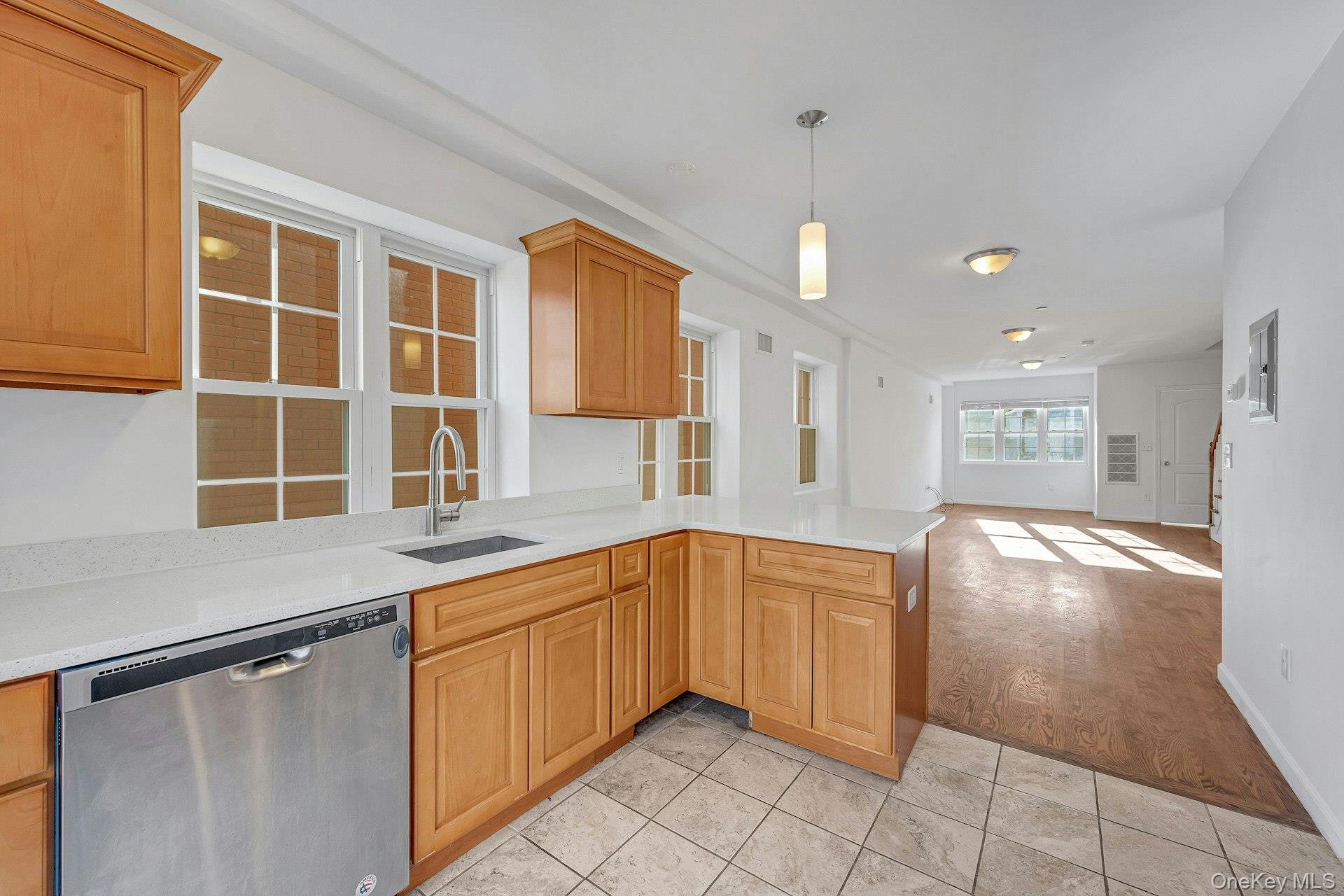 822 Hollywood Avenue Property Photo 13
