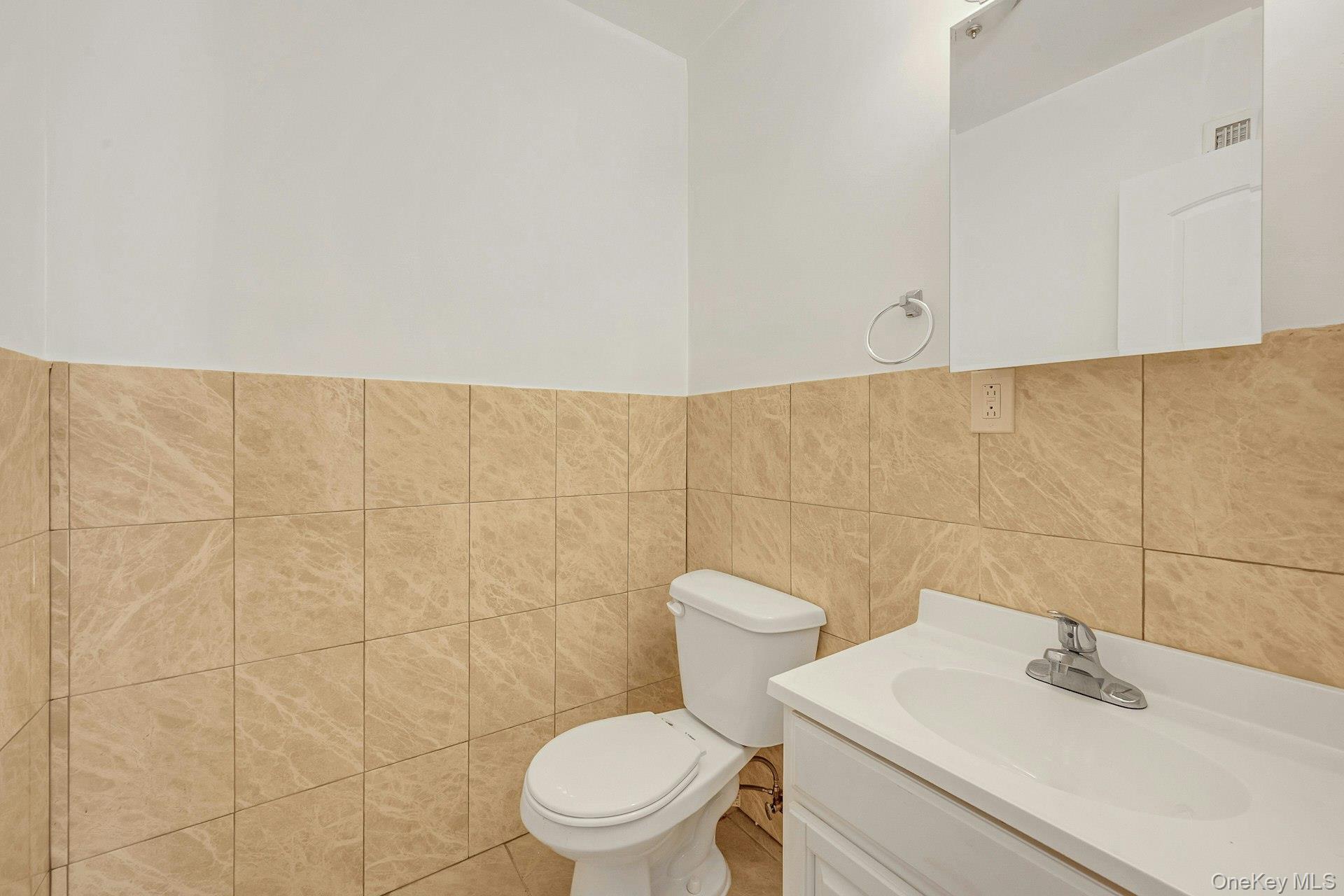 822 Hollywood Avenue Property Photo 14