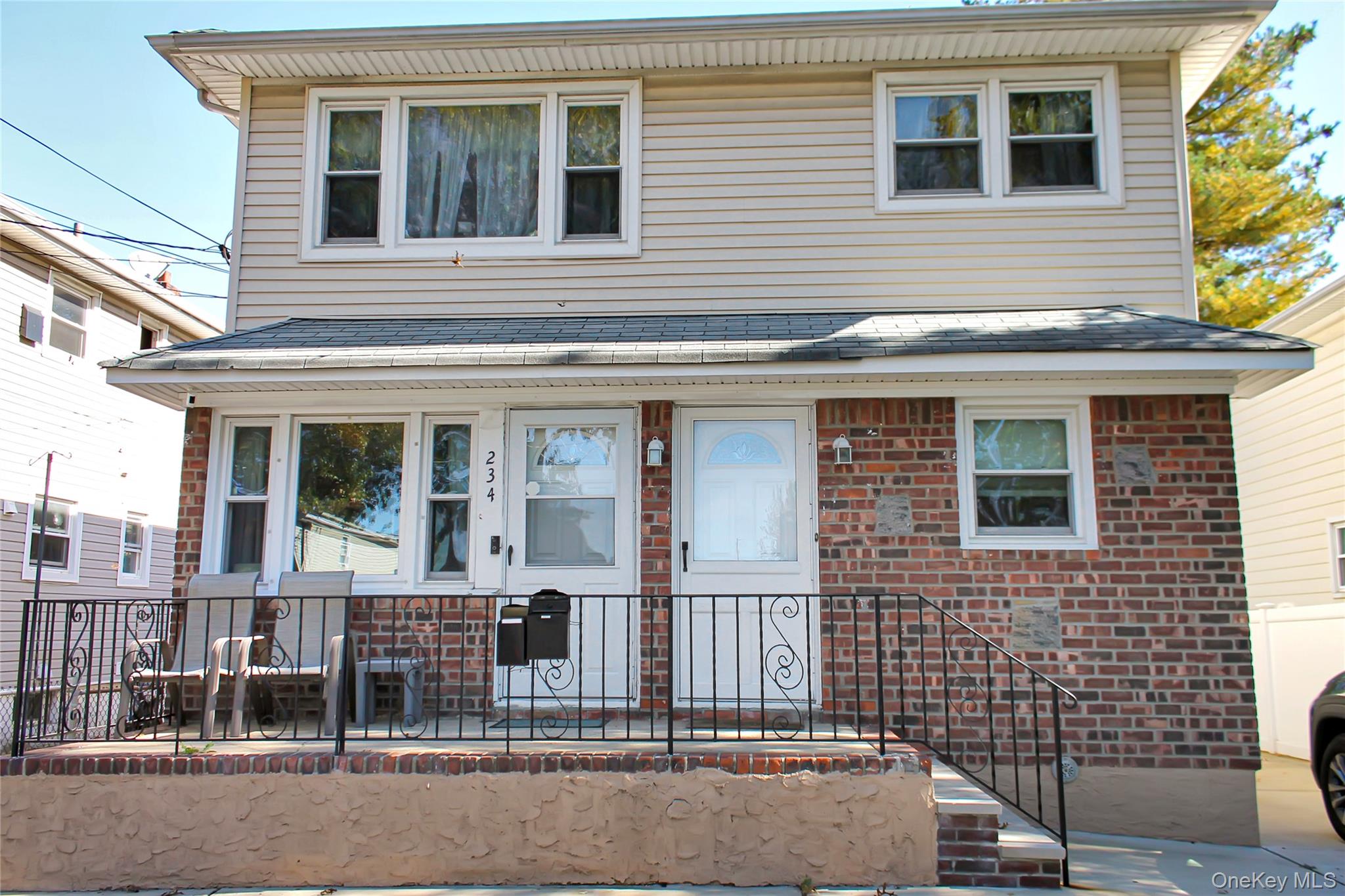 234 Nassau Boulevard Property Photo 1