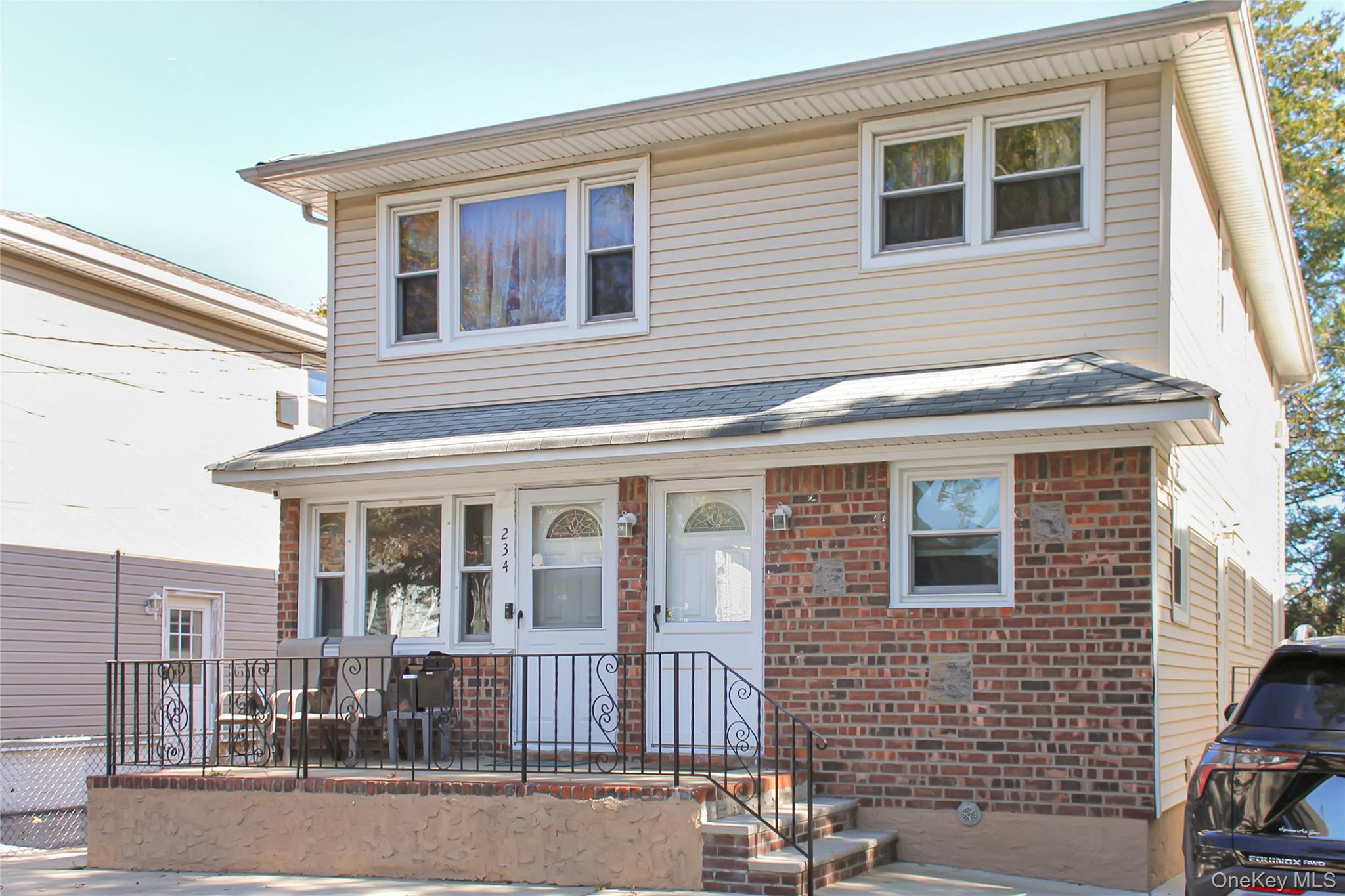 234 Nassau Boulevard Property Photo 2