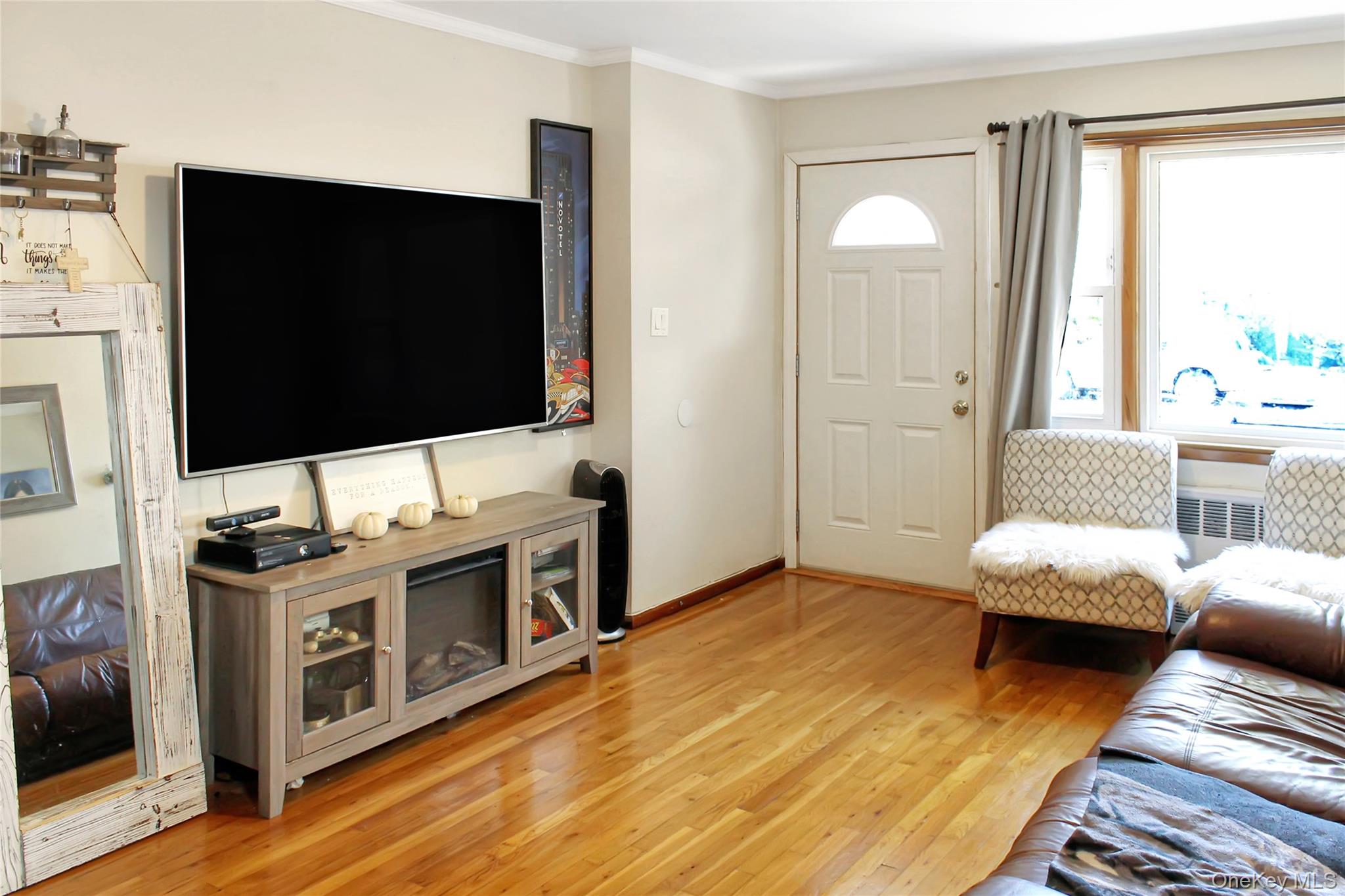 234 Nassau Boulevard Property Photo 4