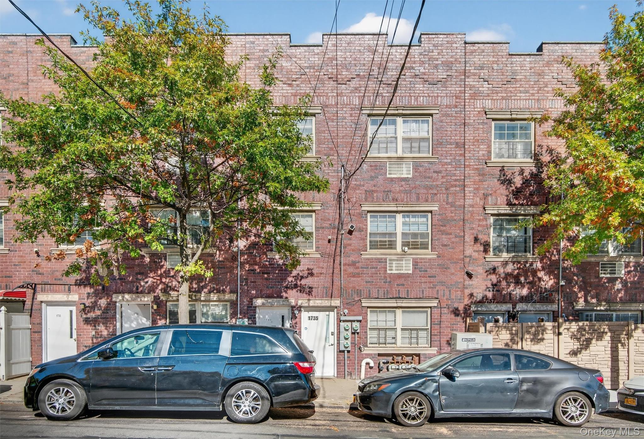 1735 Mansion Street Property Photo 1