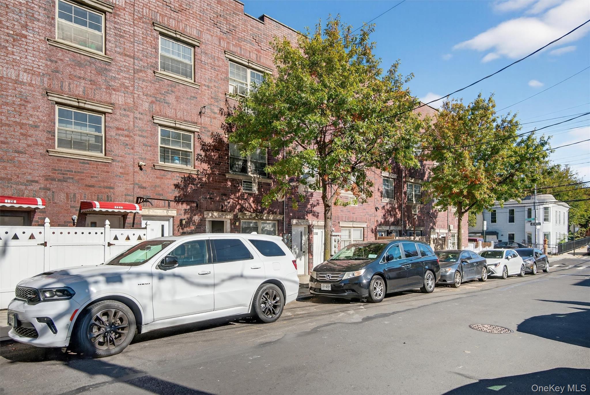 1735 Mansion Street Property Photo 3