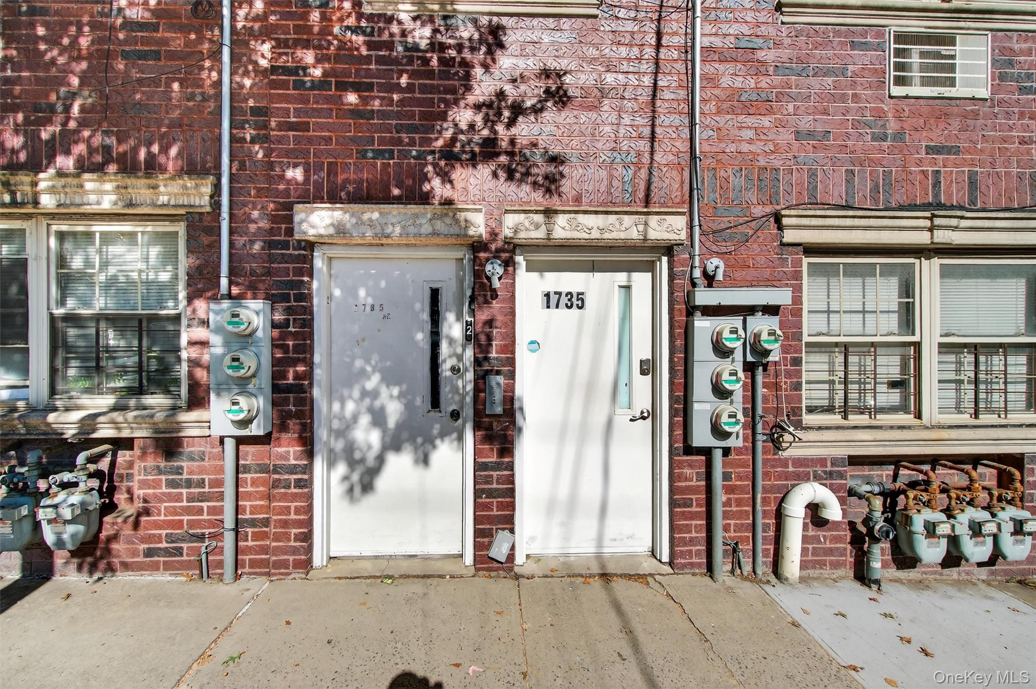 1735 Mansion Street Property Photo 5