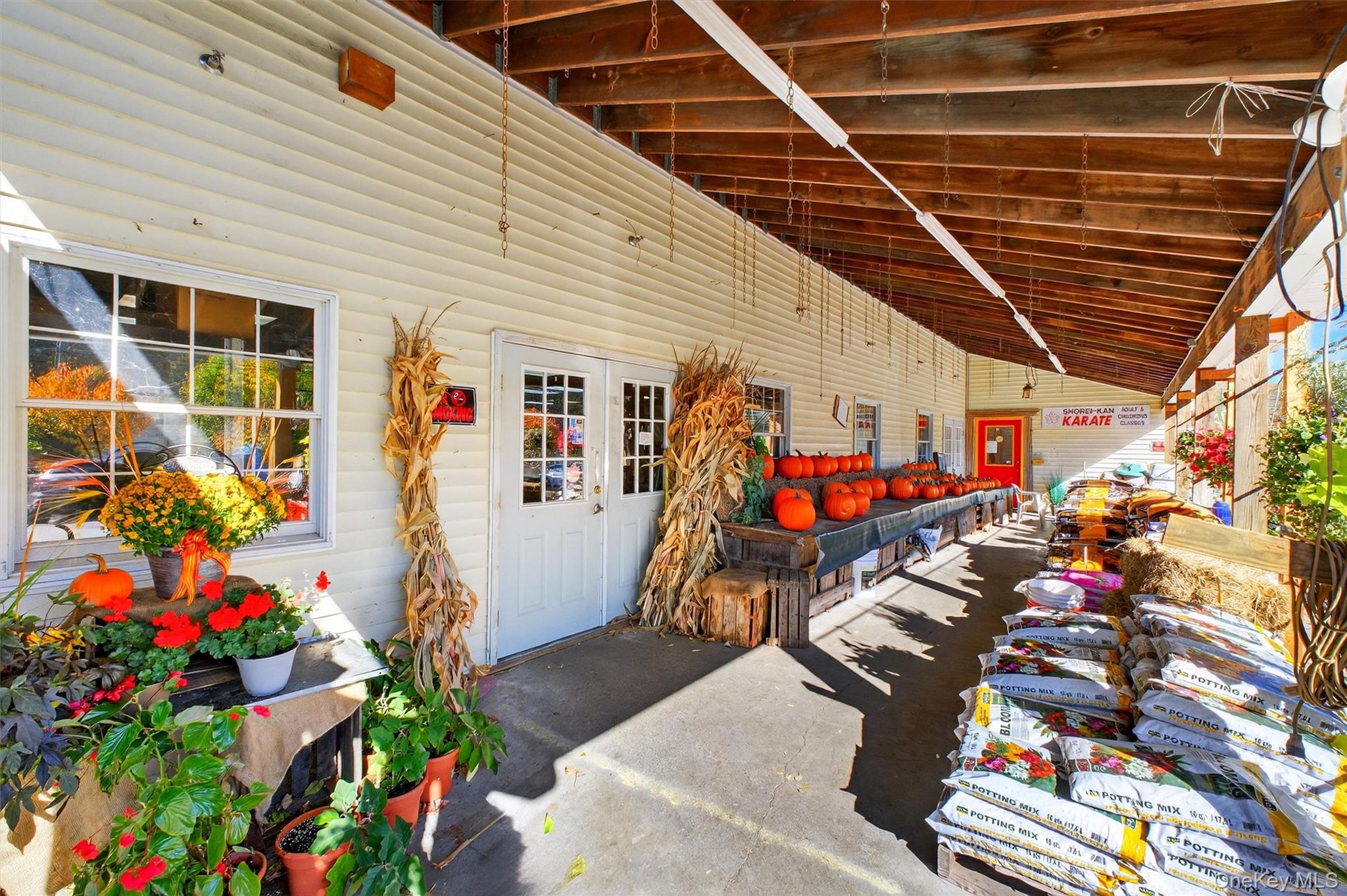 1062 Oregon Road Property Photo 11