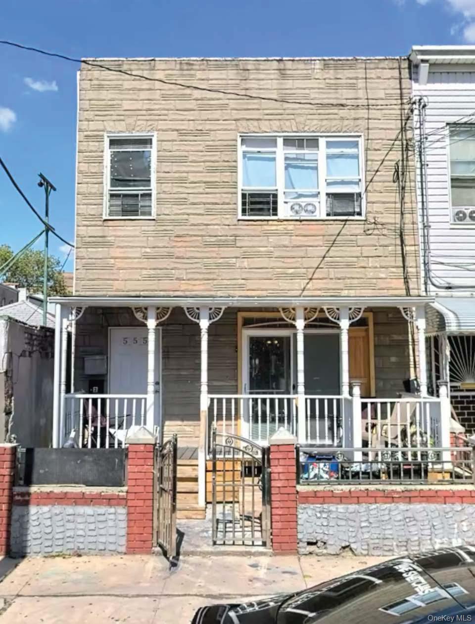 555 Hemlock Street Property Photo 1