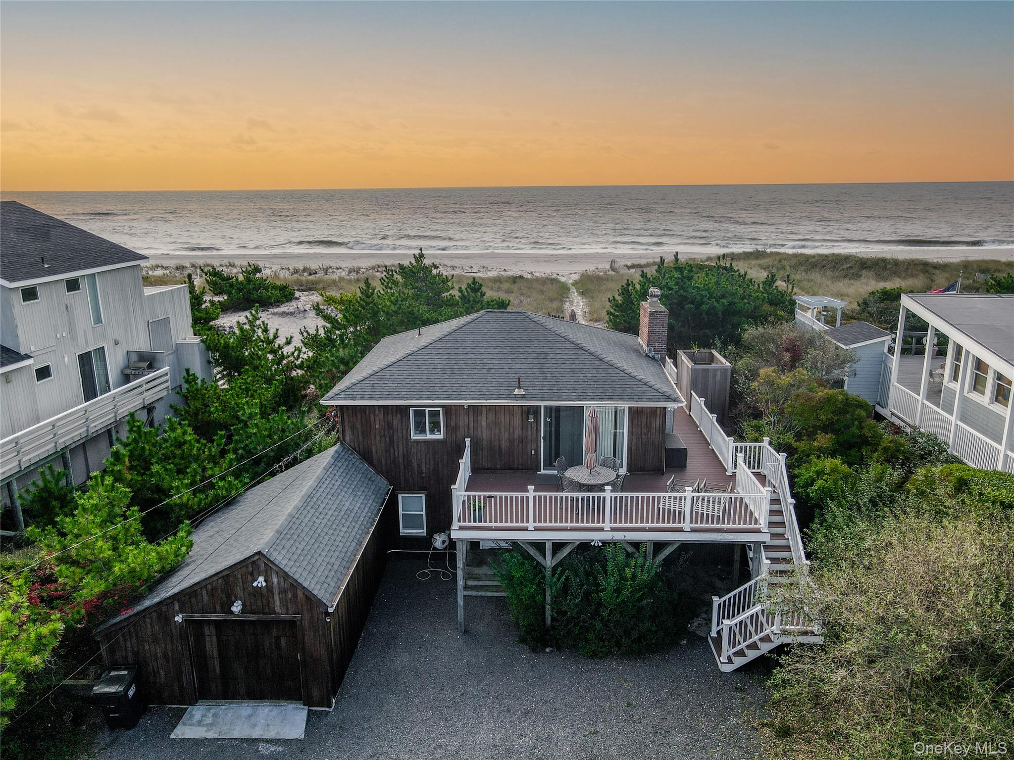 645 Dune Road Property Photo 3