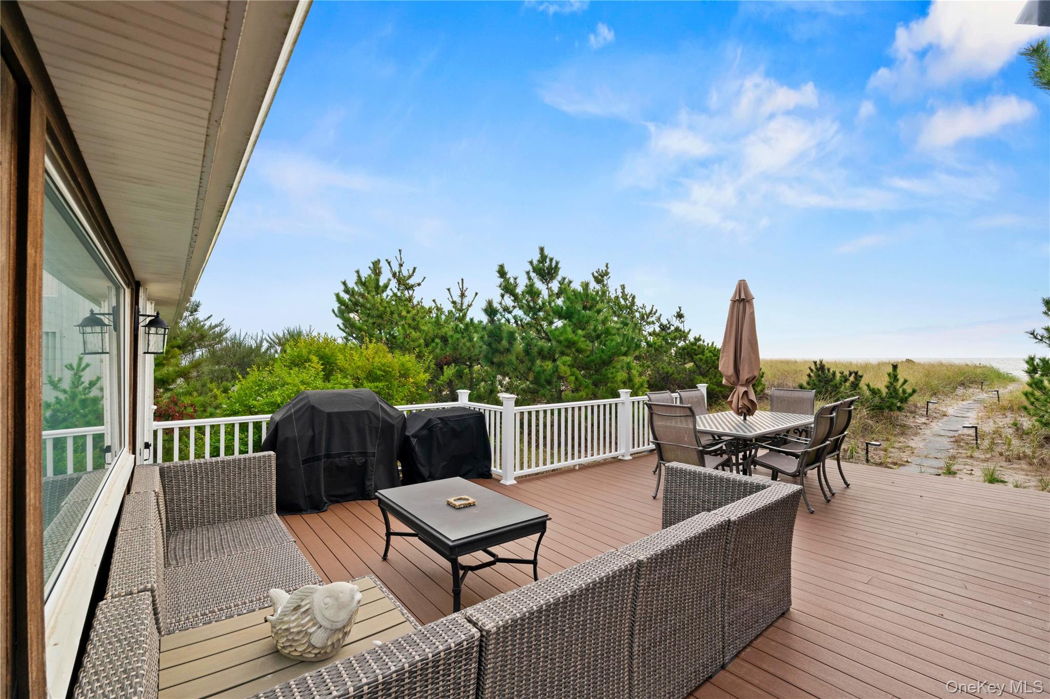 645 Dune Road Property Photo 9