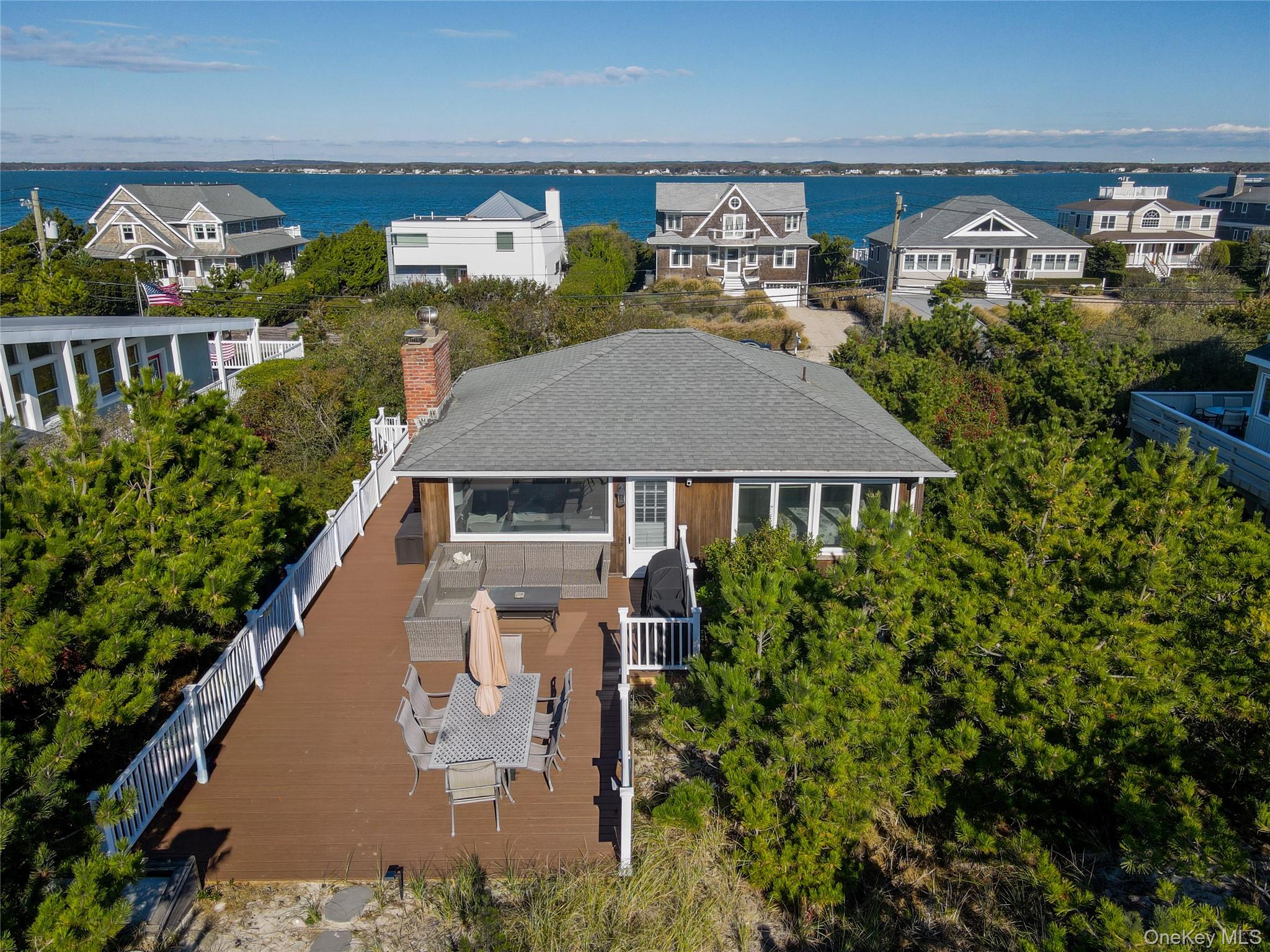 645 Dune Road Property Photo 15