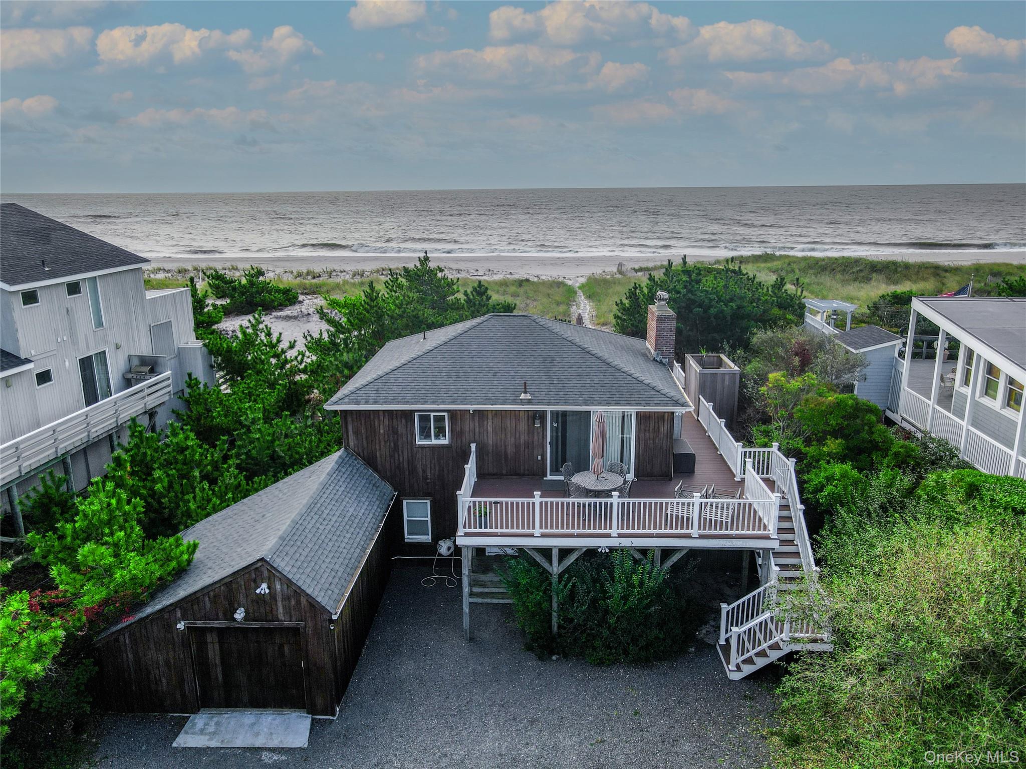645 Dune Road Property Photo 17
