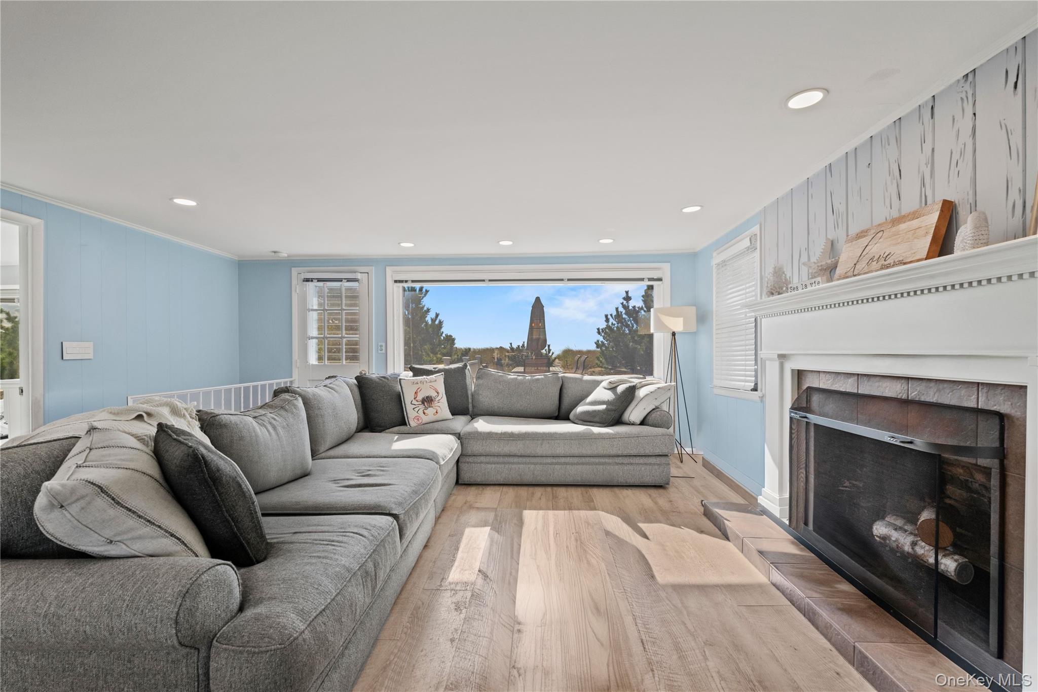 645 Dune Road Property Photo 18