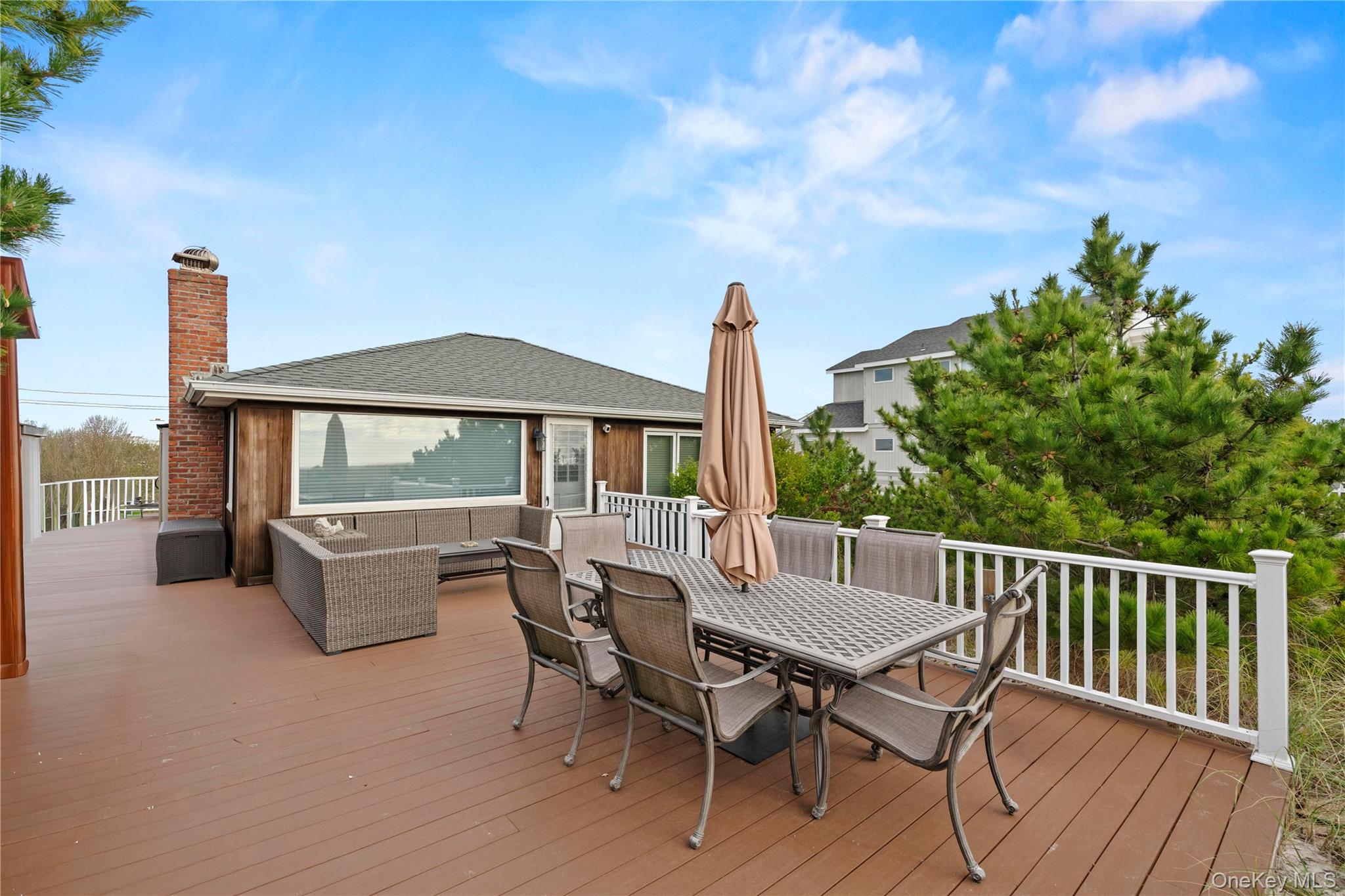 645 Dune Road Property Photo 26