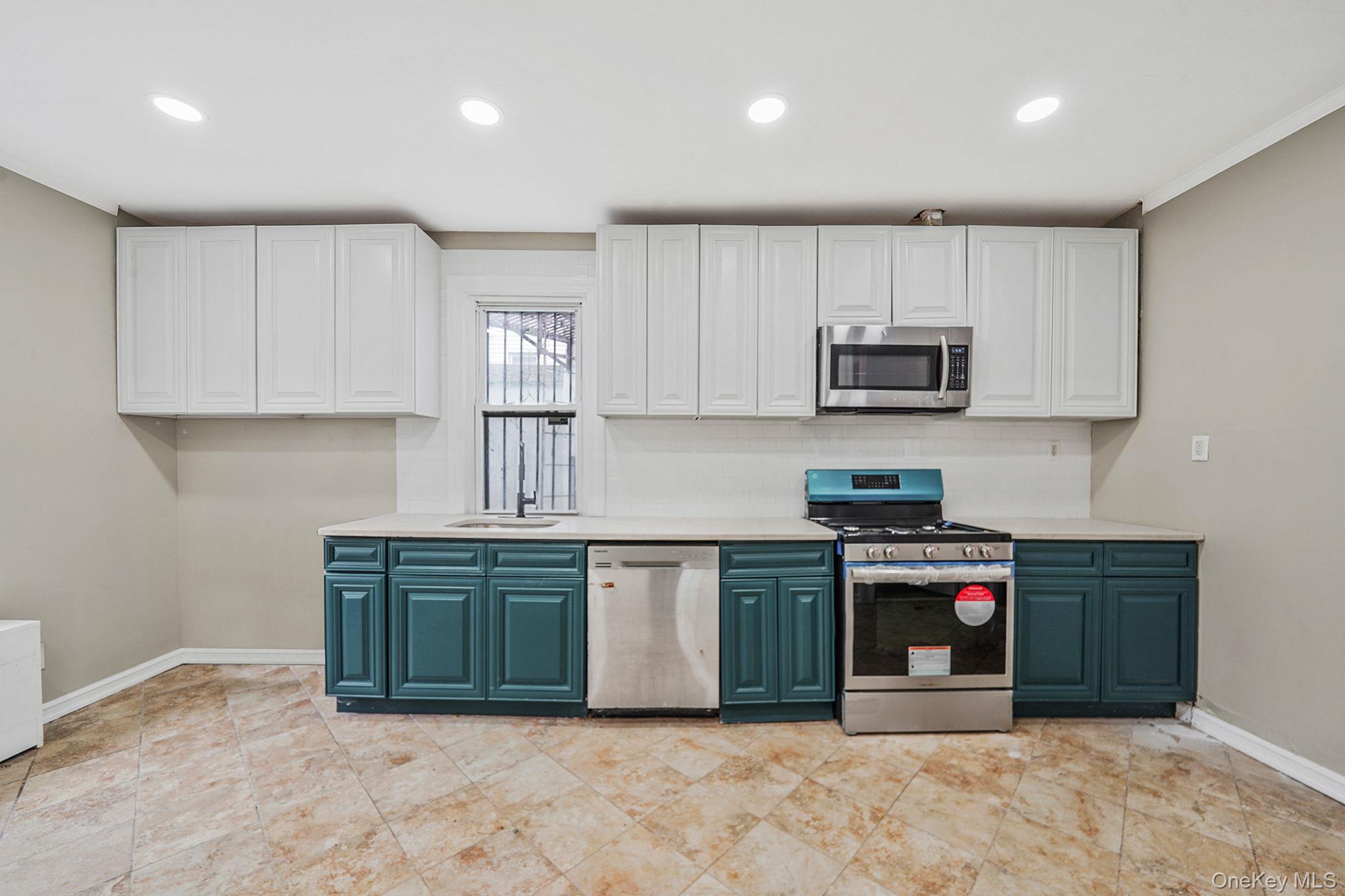 155 Hawthorne Avenue Property Photo 12