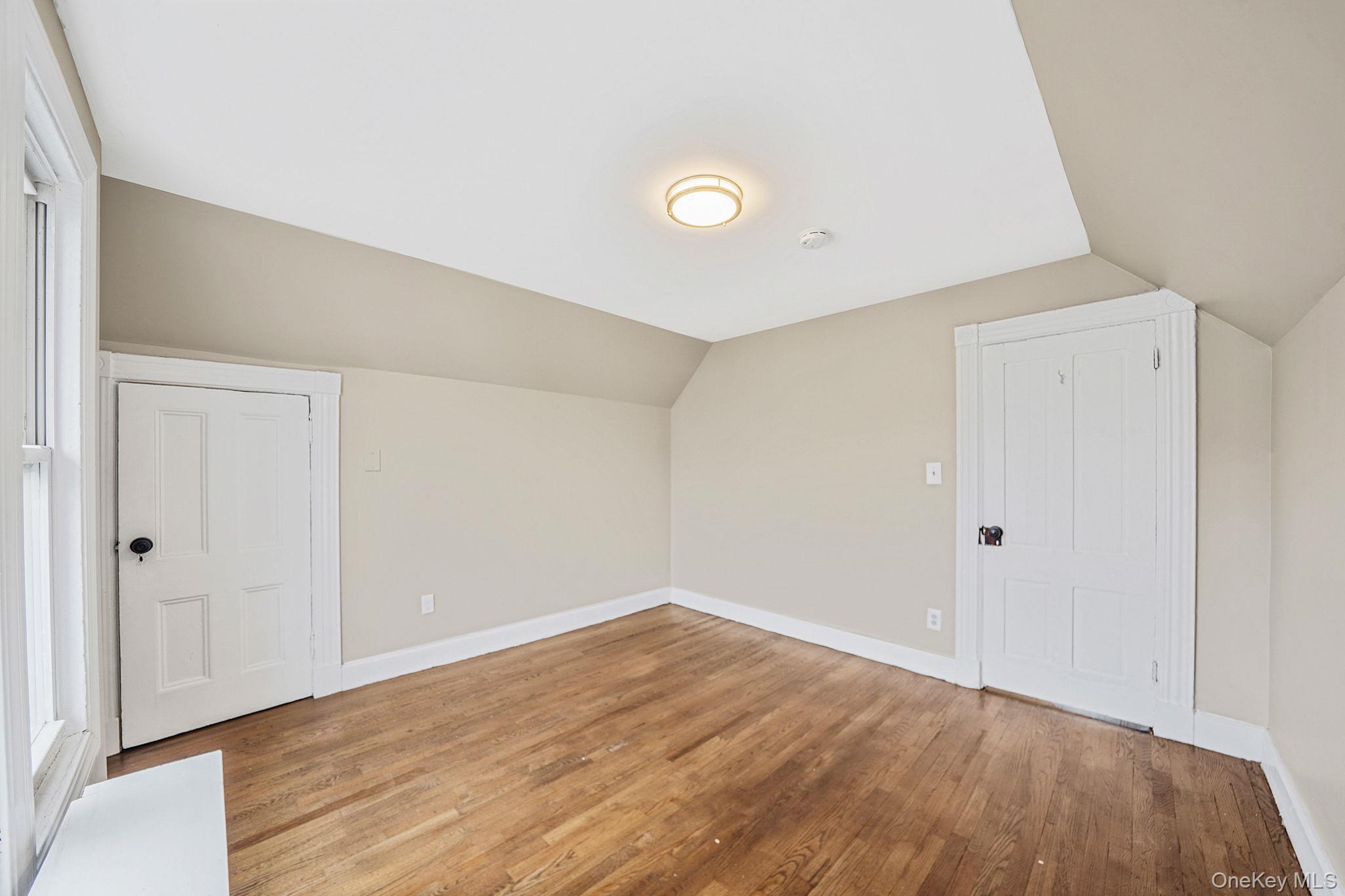 155 Hawthorne Avenue Property Photo 28