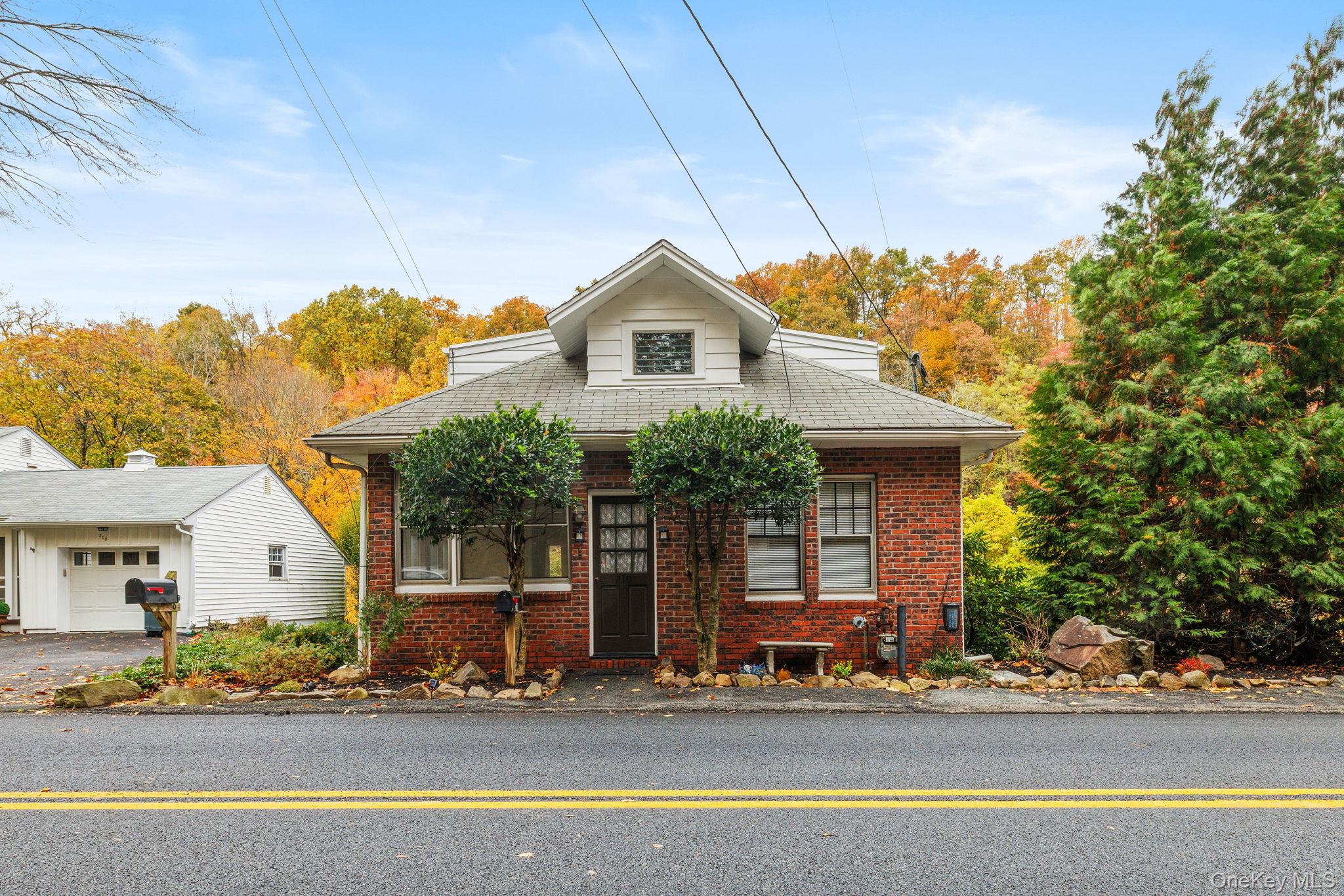 210 Ferdon Avenue Property Photo 2