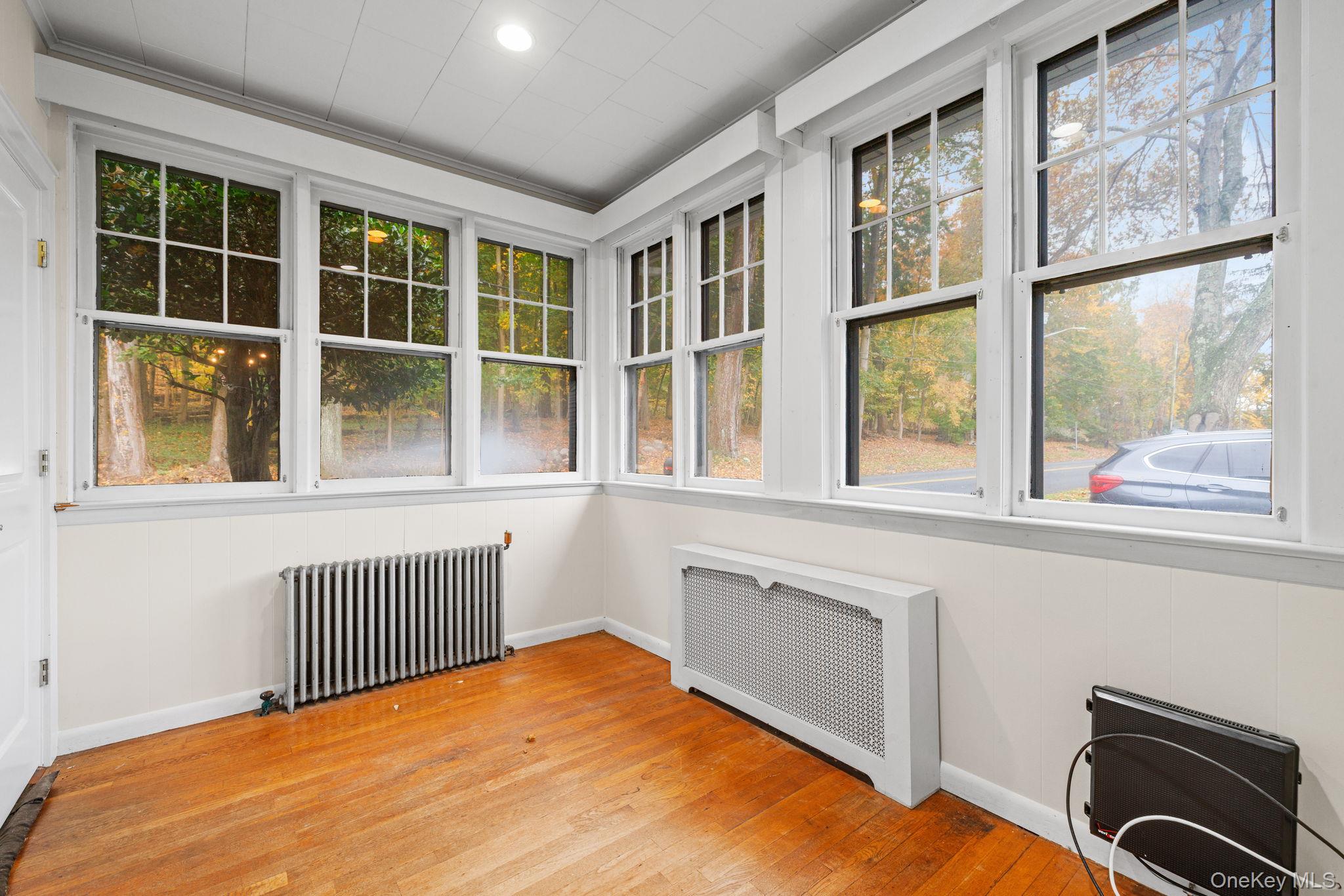 210 Ferdon Avenue Property Photo 14